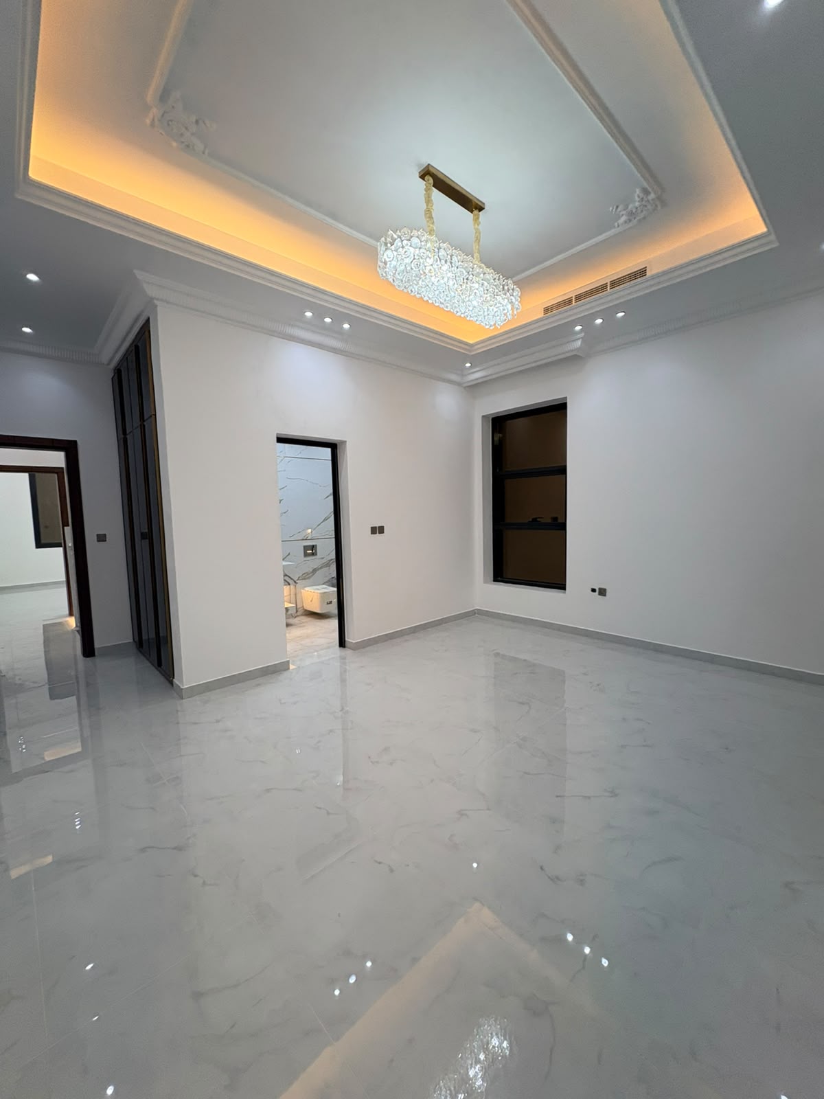 6 Master Bedrooms Villa for sale in "Helio 2," before the Azha roundabout. 3