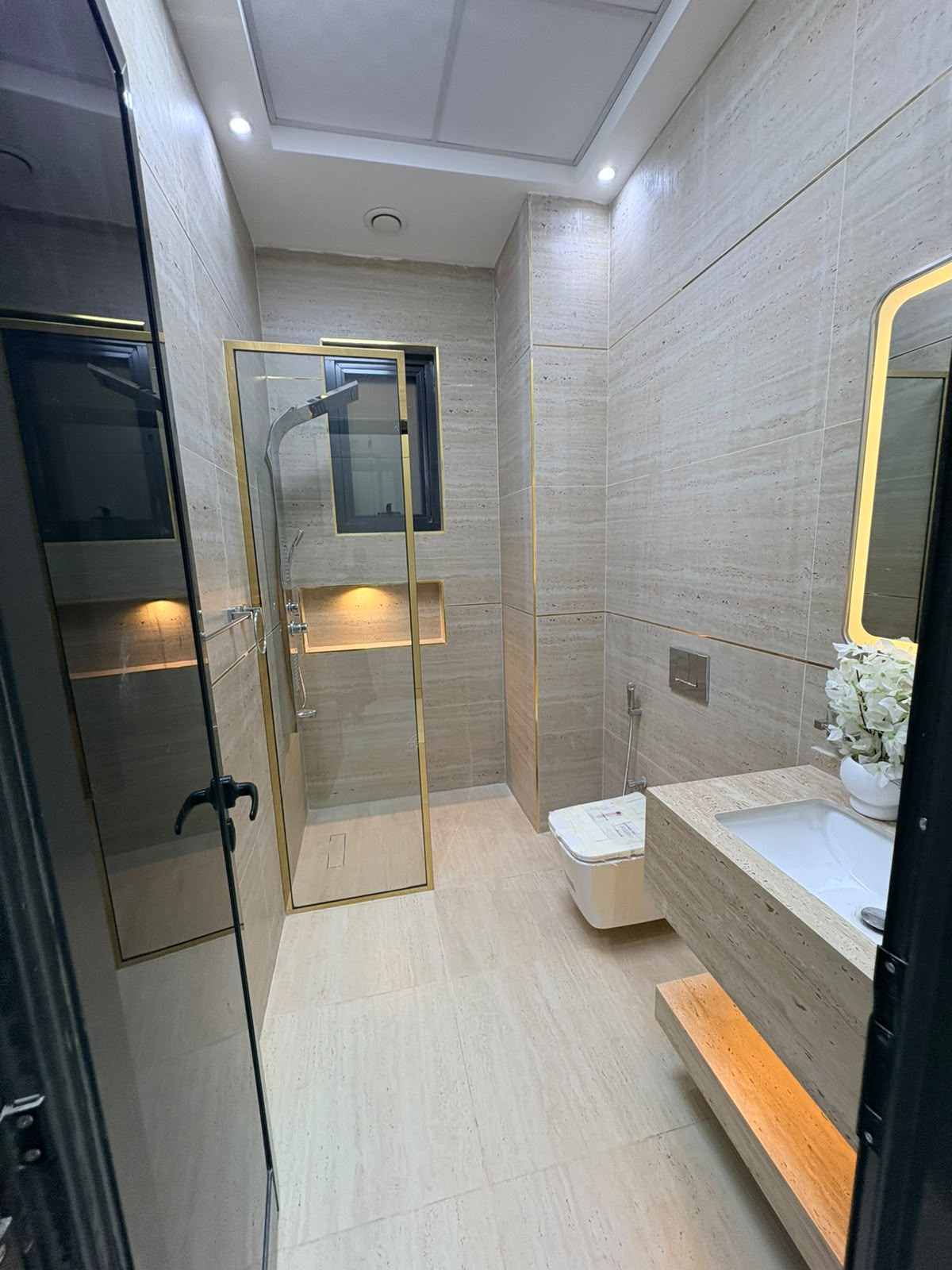 6 Master Bedrooms Villa for sale in "Helio 2," before the Azha roundabout. 4