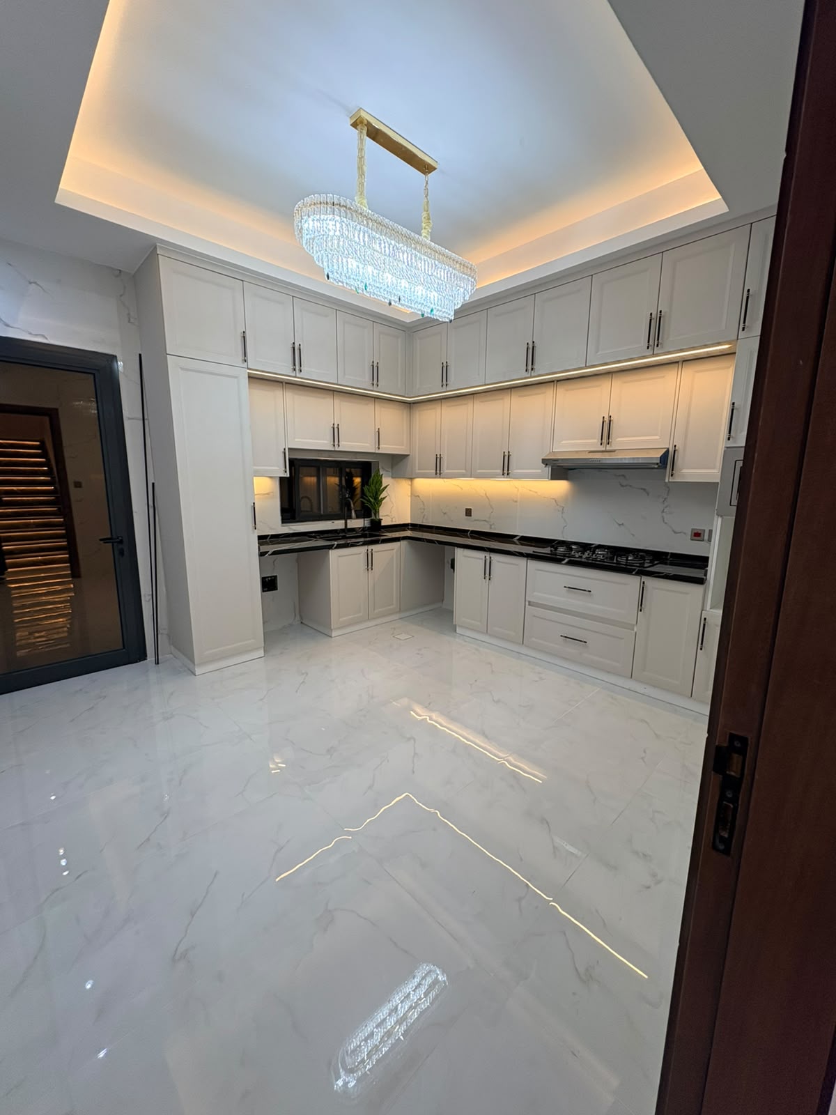 🏡✨ فيلا كلاسيكية فاخرة للبيع | الحليو 2 – عجمان ✨🏡 10