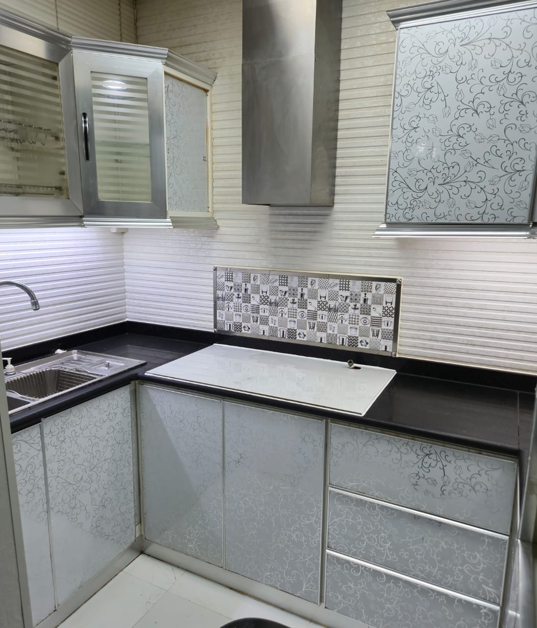 HIGH INCOME VILLA FOR SALE || 8 BEDROMS || RASHIDYA 3, AJMAN 6