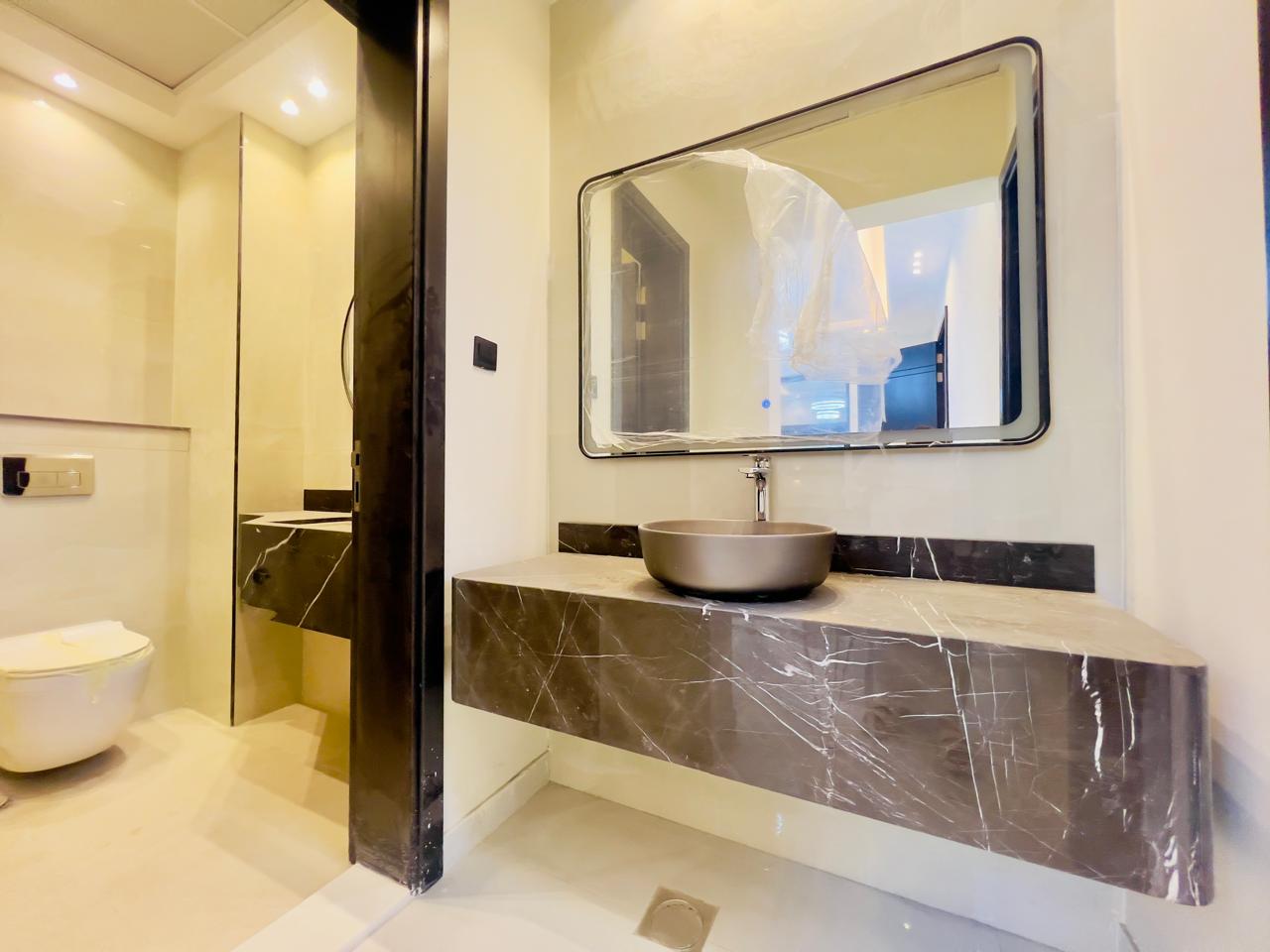 🔥 Upgrade Your Lifestyle – Own Your Dream Townhouse in Ajman! 🏡 6