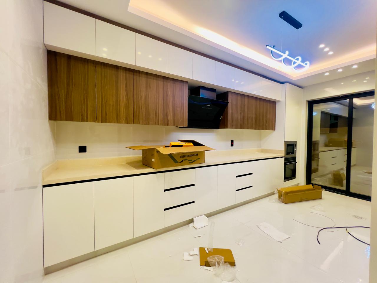 🔥 Upgrade Your Lifestyle – Own Your Dream Townhouse in Ajman! 🏡 8