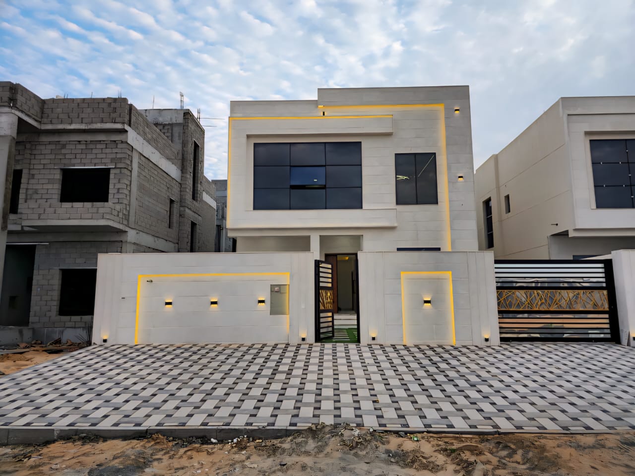 🏡 Modern Villa for Sale in Al Helio 2 ✨ Contemporary design, prime location, and premium finishes—your dream home is waiting! Don't miss this great opportunity to own a beautiful villa in one of Ajman's most desirable neighborhoods