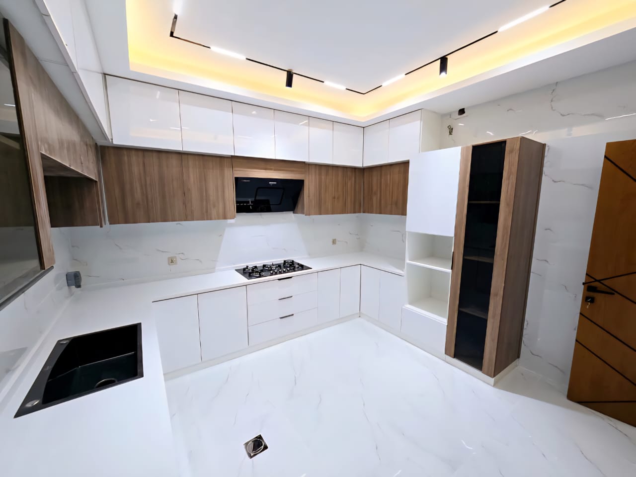 🏡 فيلا مودرن للبيع في الحليو 2 ✨ تصميم عصري، موقع مميز، وتشطيبات راقية... بيت أحلامك بانتظارك! لا تفوت فرصة التملك في واحدة من أفضل مناطق عجمان 7