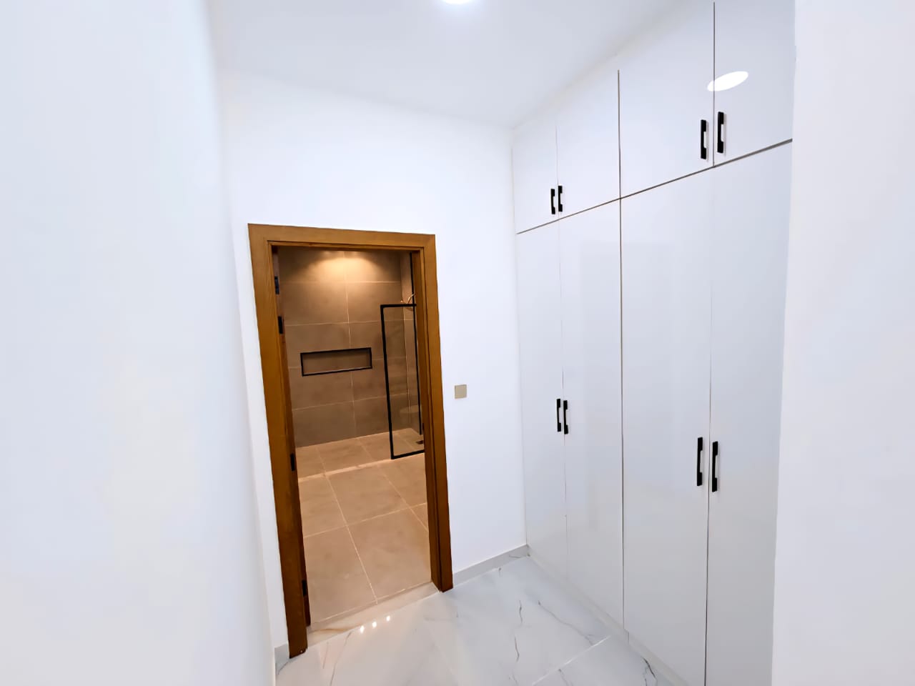 🏡 فيلا مودرن للبيع في الحليو 2 ✨ تصميم عصري، موقع مميز، وتشطيبات راقية... بيت أحلامك بانتظارك! لا تفوت فرصة التملك في واحدة من أفضل مناطق عجمان 10