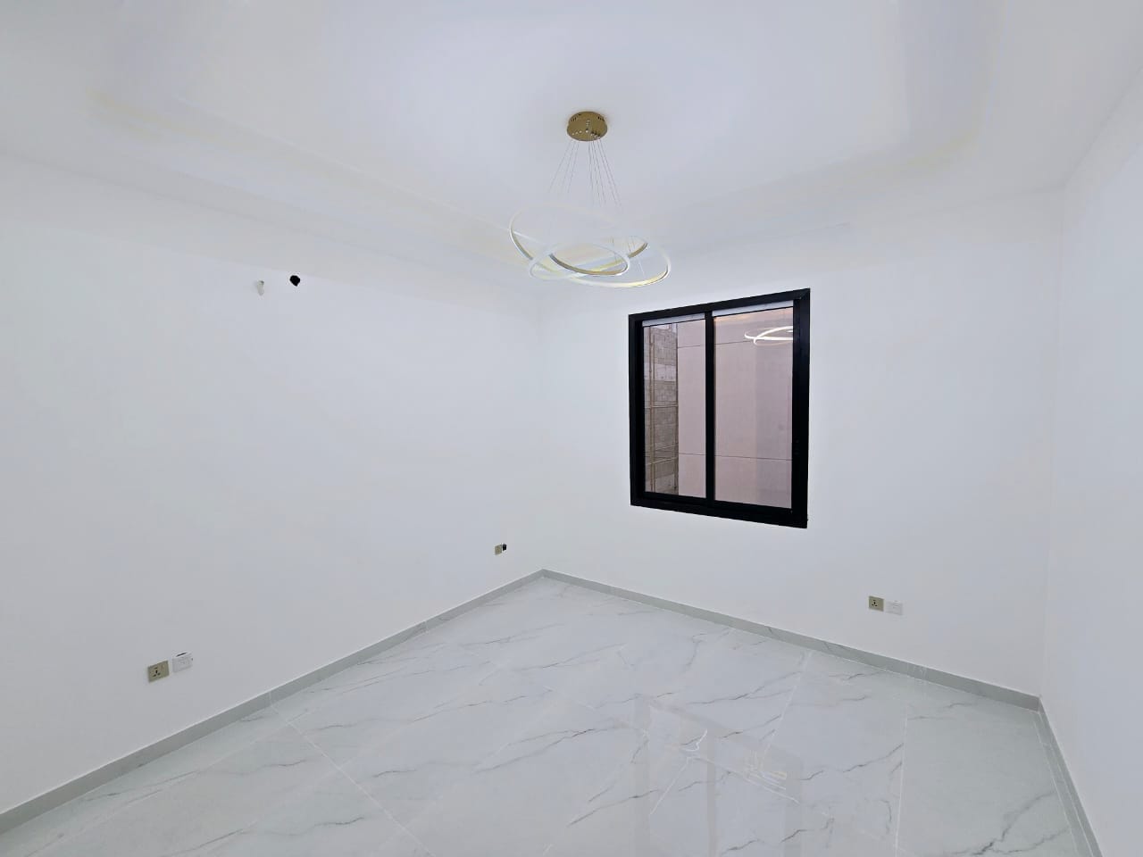 🏡 فيلا مودرن للبيع في الحليو 2 ✨ تصميم عصري، موقع مميز، وتشطيبات راقية... بيت أحلامك بانتظارك! لا تفوت فرصة التملك في واحدة من أفضل مناطق عجمان 14