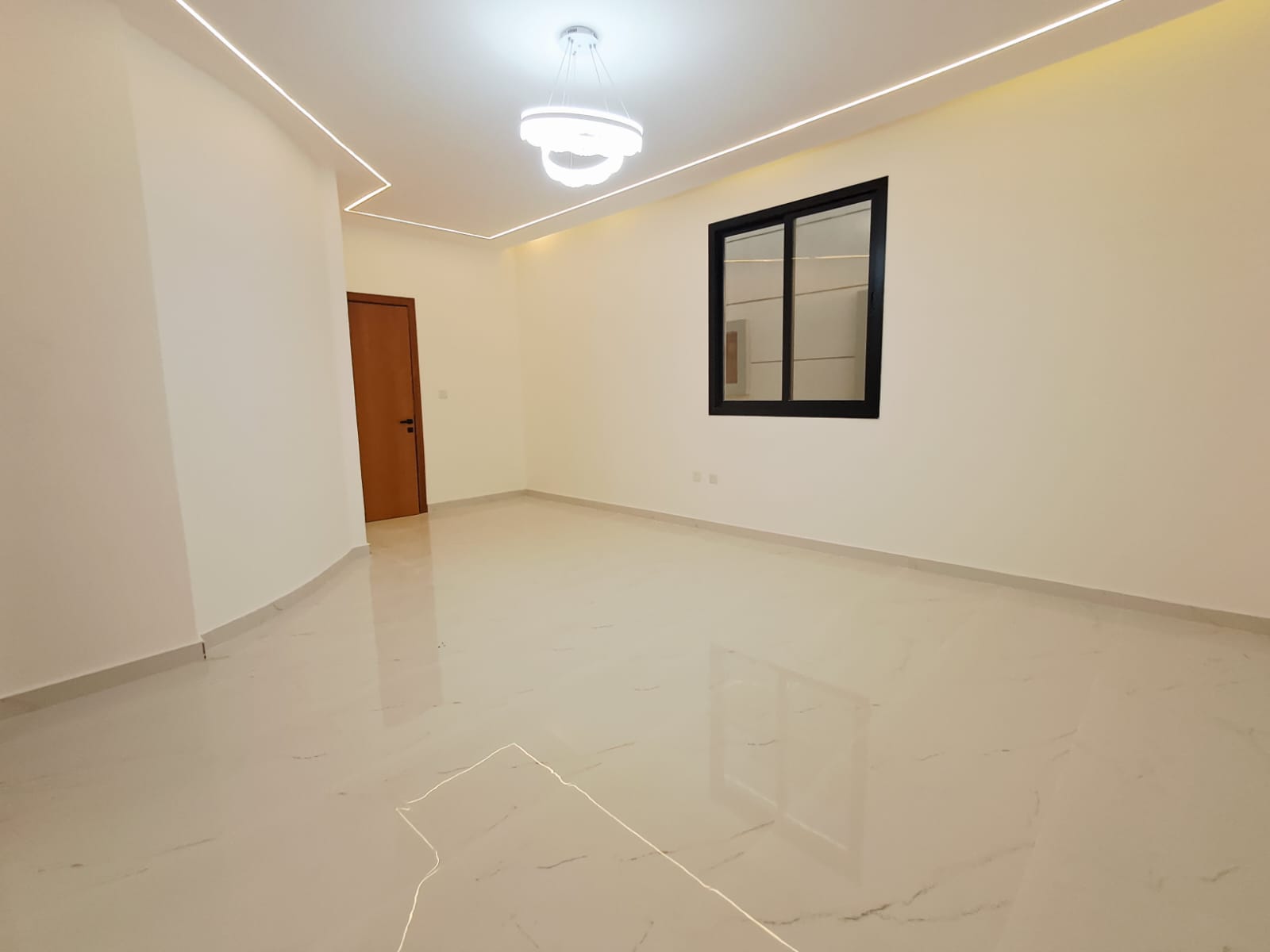 🏡 لا تفوّت الفرصة... فيلا أحلامك بانتظارك في منطقة الياسمين! 3