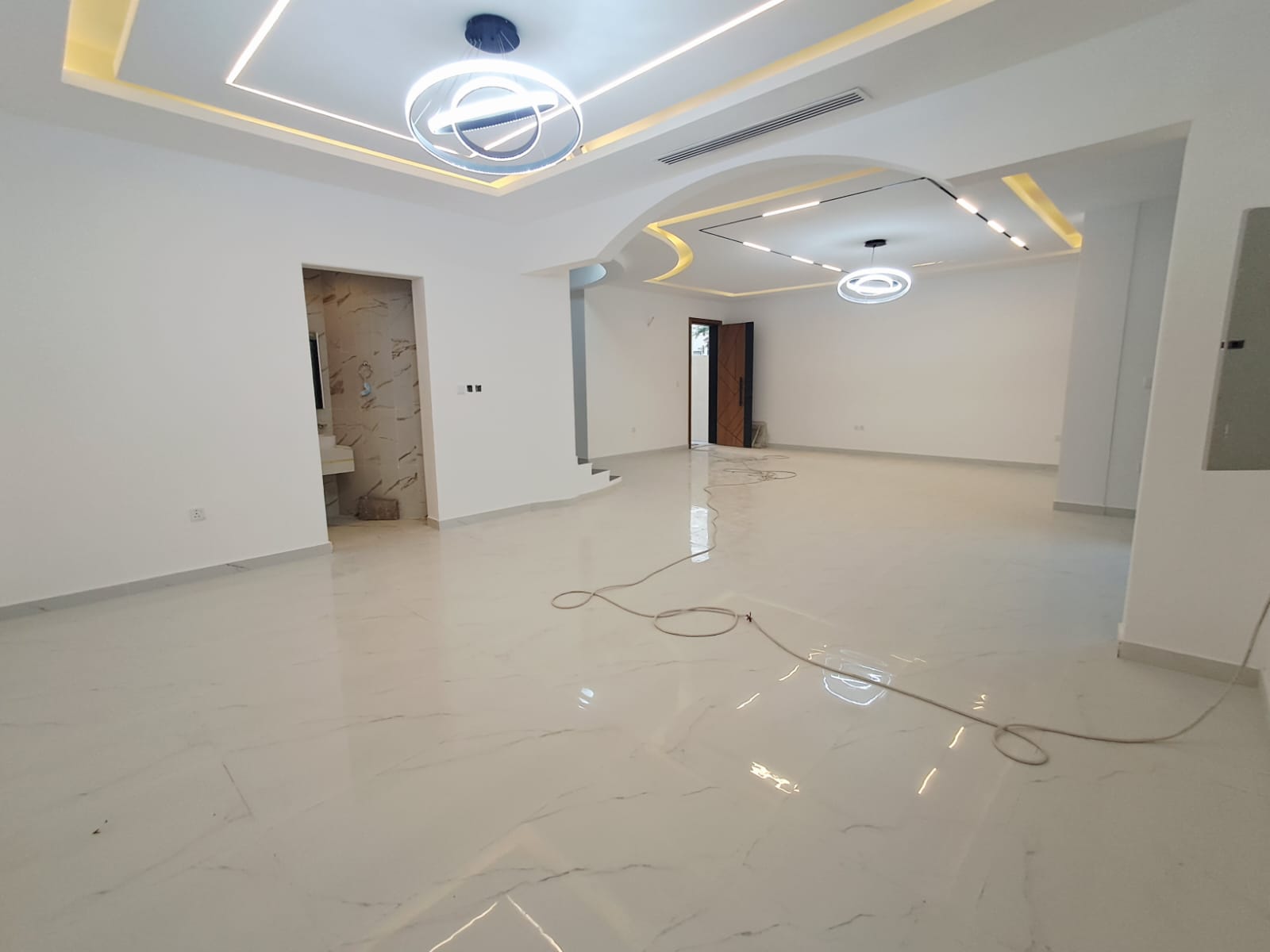 🏡 لا تفوّت الفرصة... فيلا أحلامك بانتظارك في منطقة الياسمين! 10