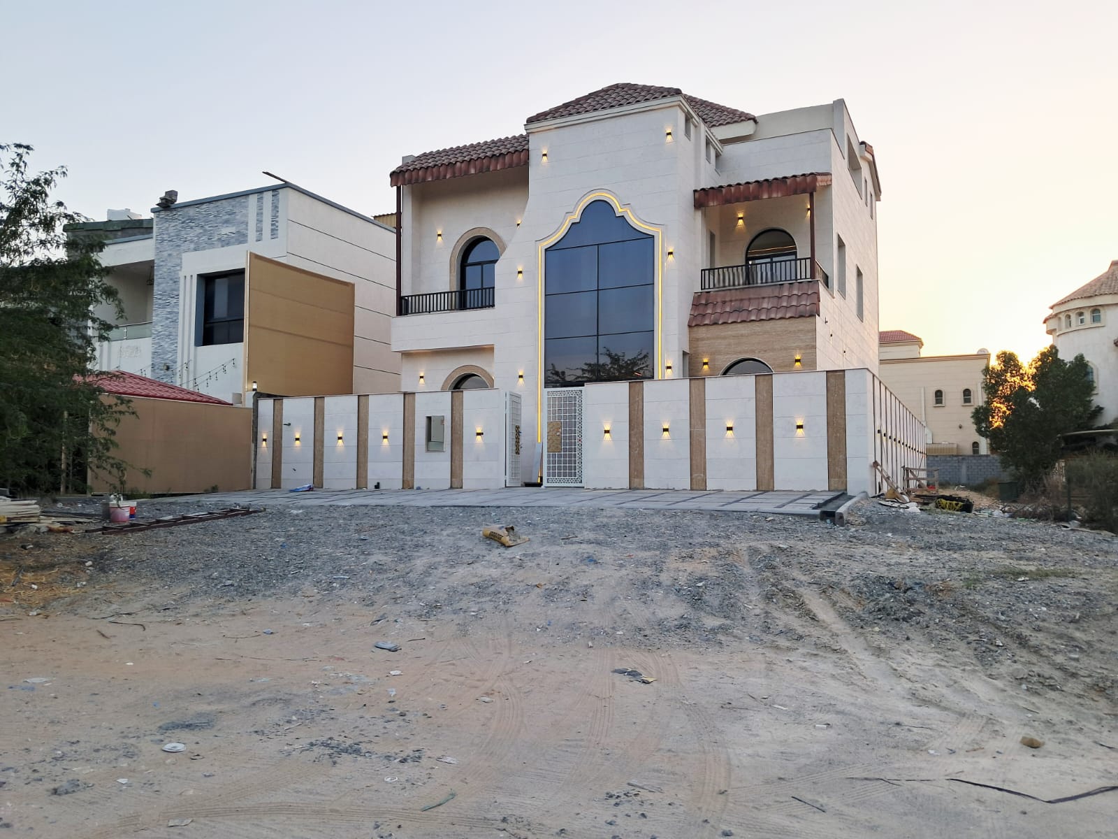 🏡 لا تفوّت الفرصة... فيلا أحلامك بانتظارك في منطقة الياسمين! 15