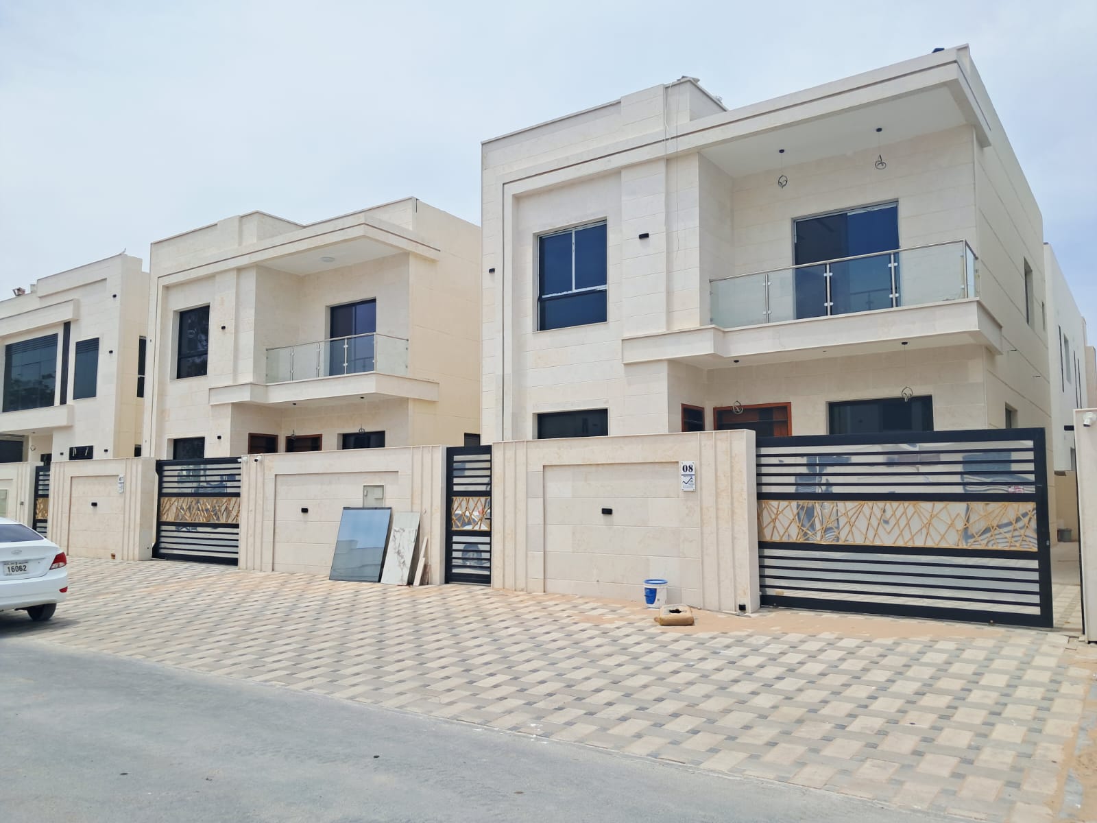 🏡 Modern Villa for Sale in Al Helio 2 ✨ Contemporary design, prime location, and premium finishes—your dream home is waiting! Don't miss this great opportunity to own a beautiful villa in one of Ajman's most desirable neighborhoods.