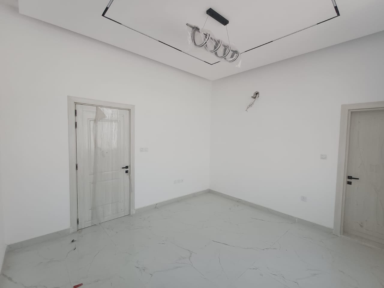 🏡 **فيلا مودرن للبيع في الزاهية**  تصميم عصري، موقع متميز وتشطيبات راقية ✨ **لا تفوّت فرصة امتلاك فيلا أحلامك!** 8