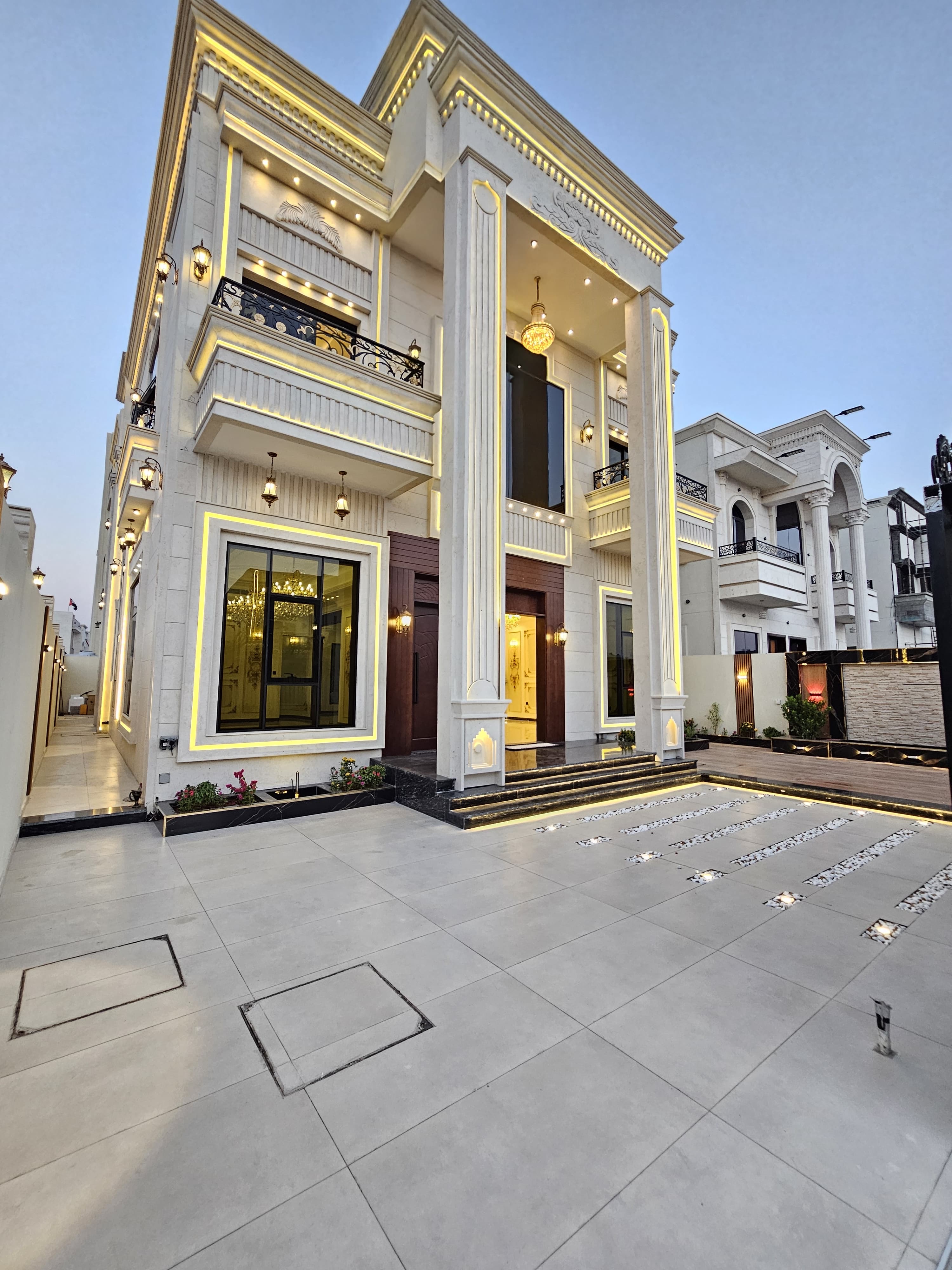 Luxury villa for sale, classic finishing, in Al-Haliou 2 area 2
