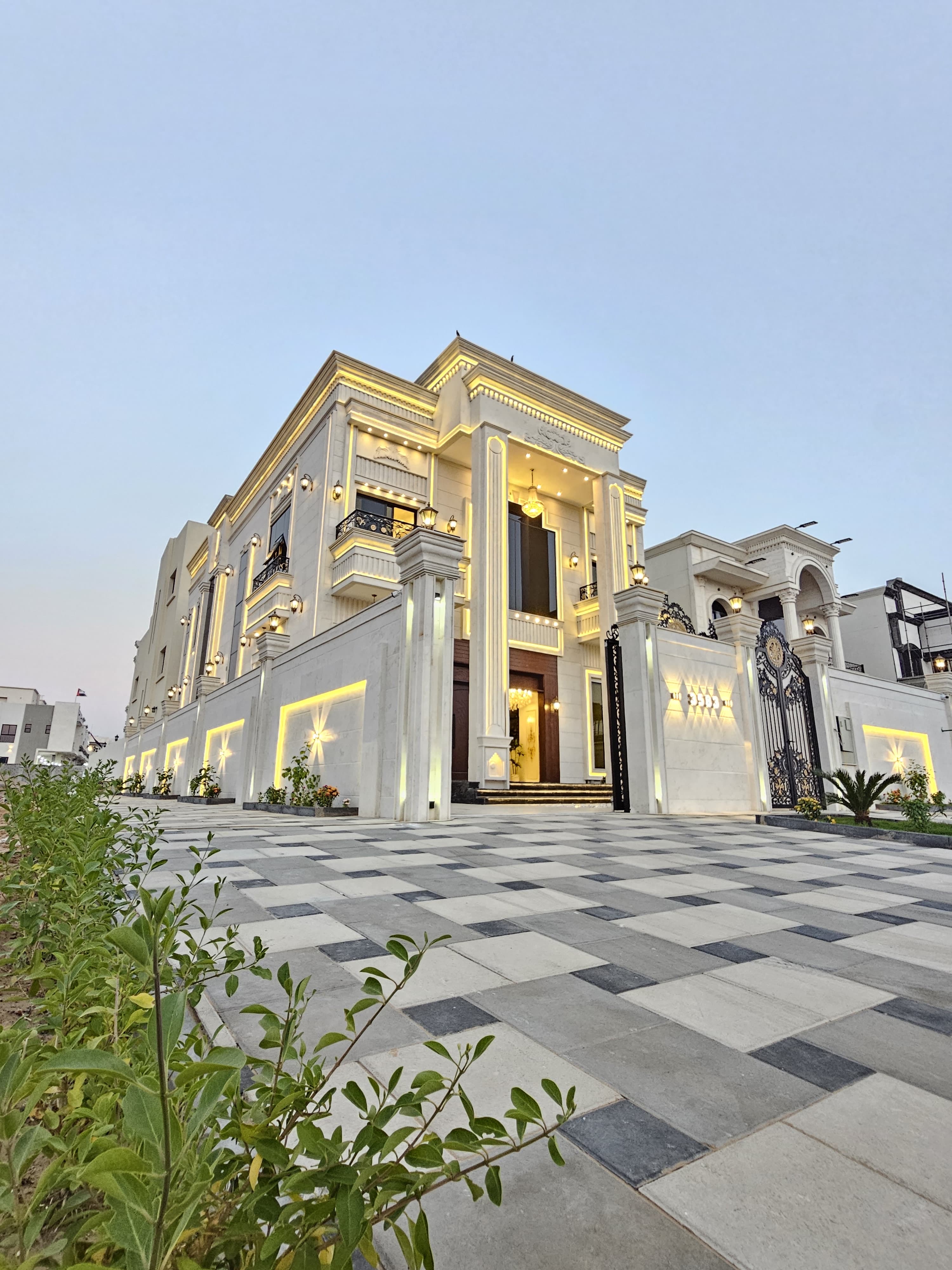 Luxury villa for sale, classic finishing, in Al-Haliou 2 area 3