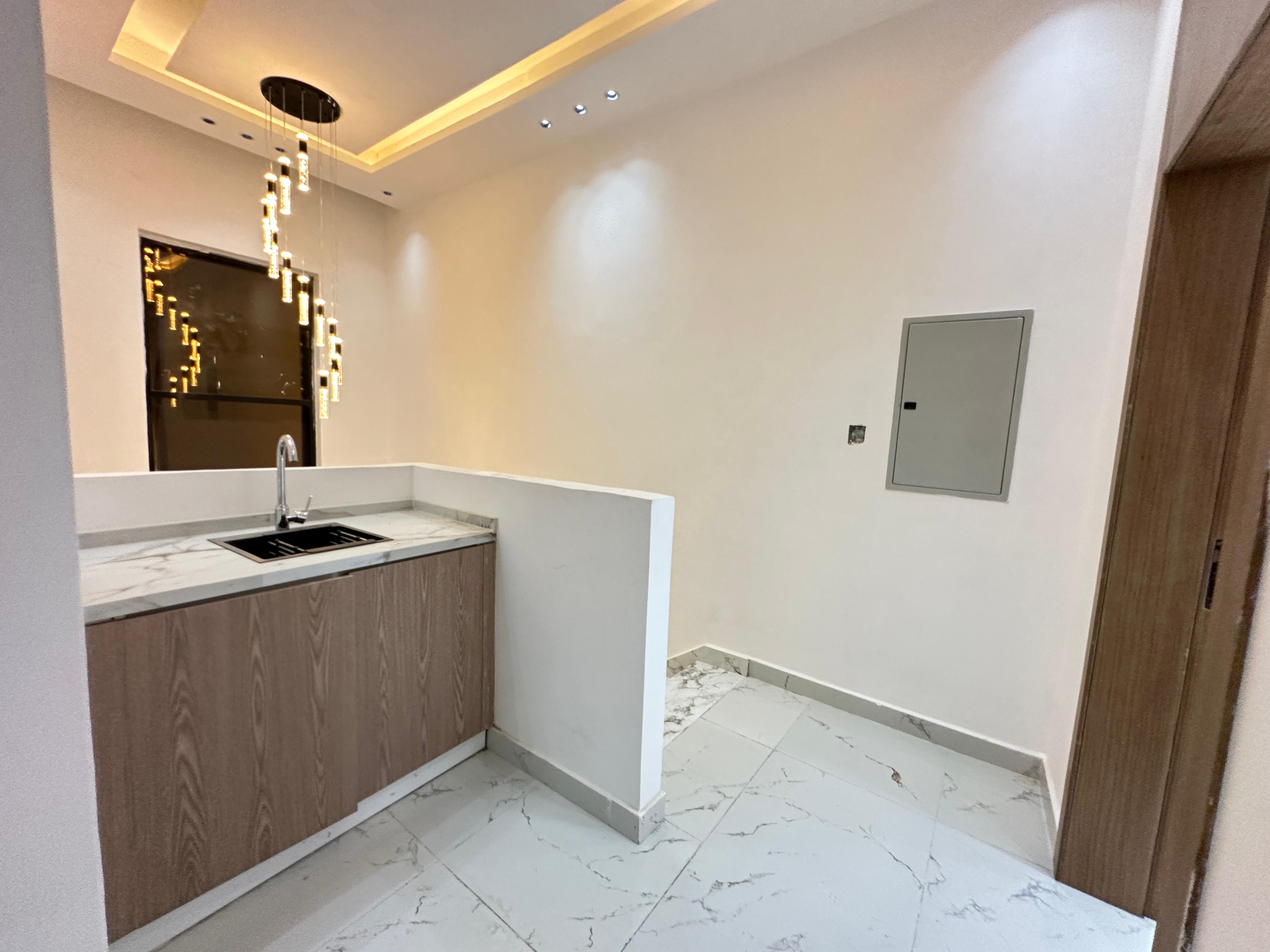 For sale: A distinctive villa with a full stone façade in the Al Zahia area. 4