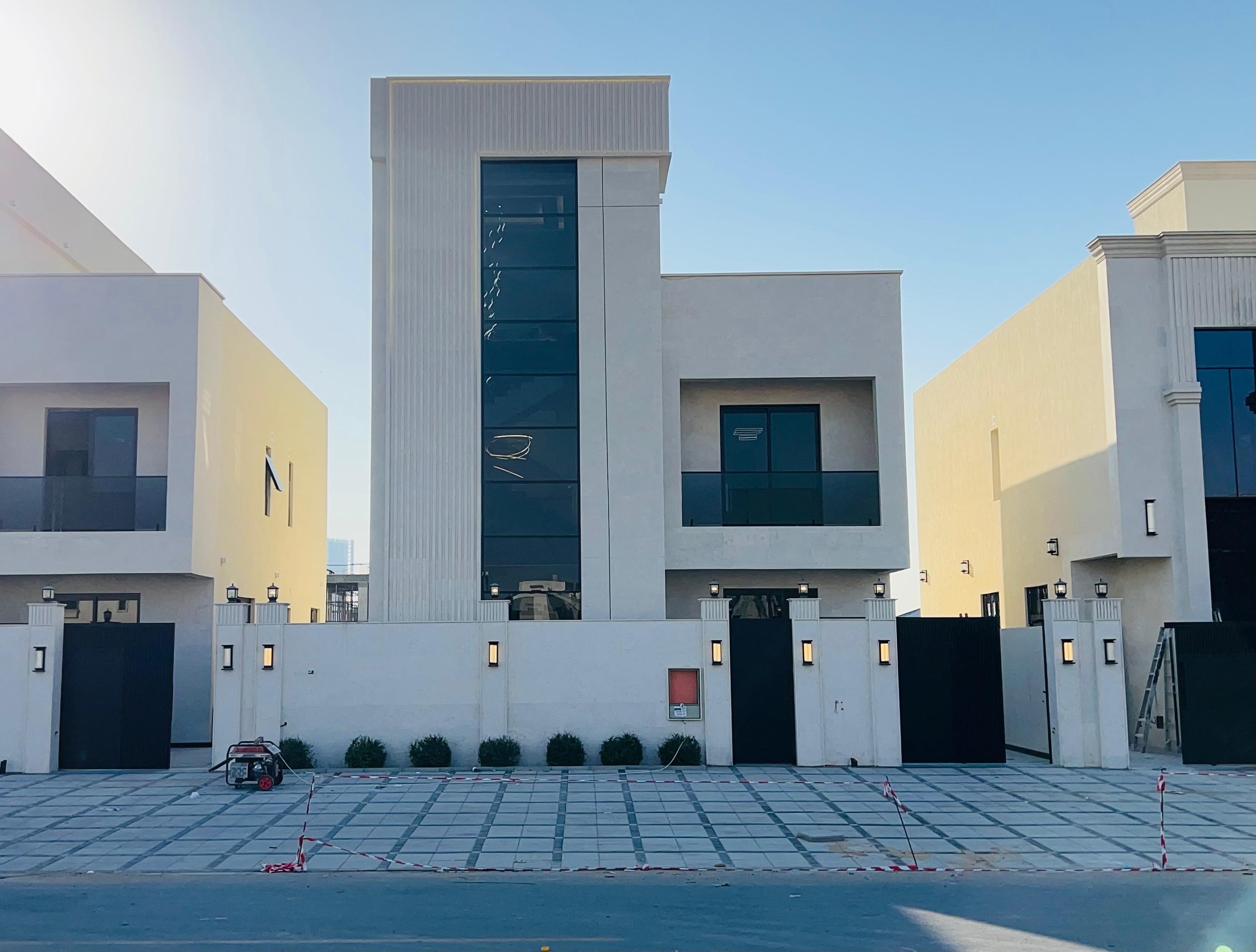 Luxury modern villa for sale in Al-Haliou area, 2 floors and a roof, including registration and ownership fees.