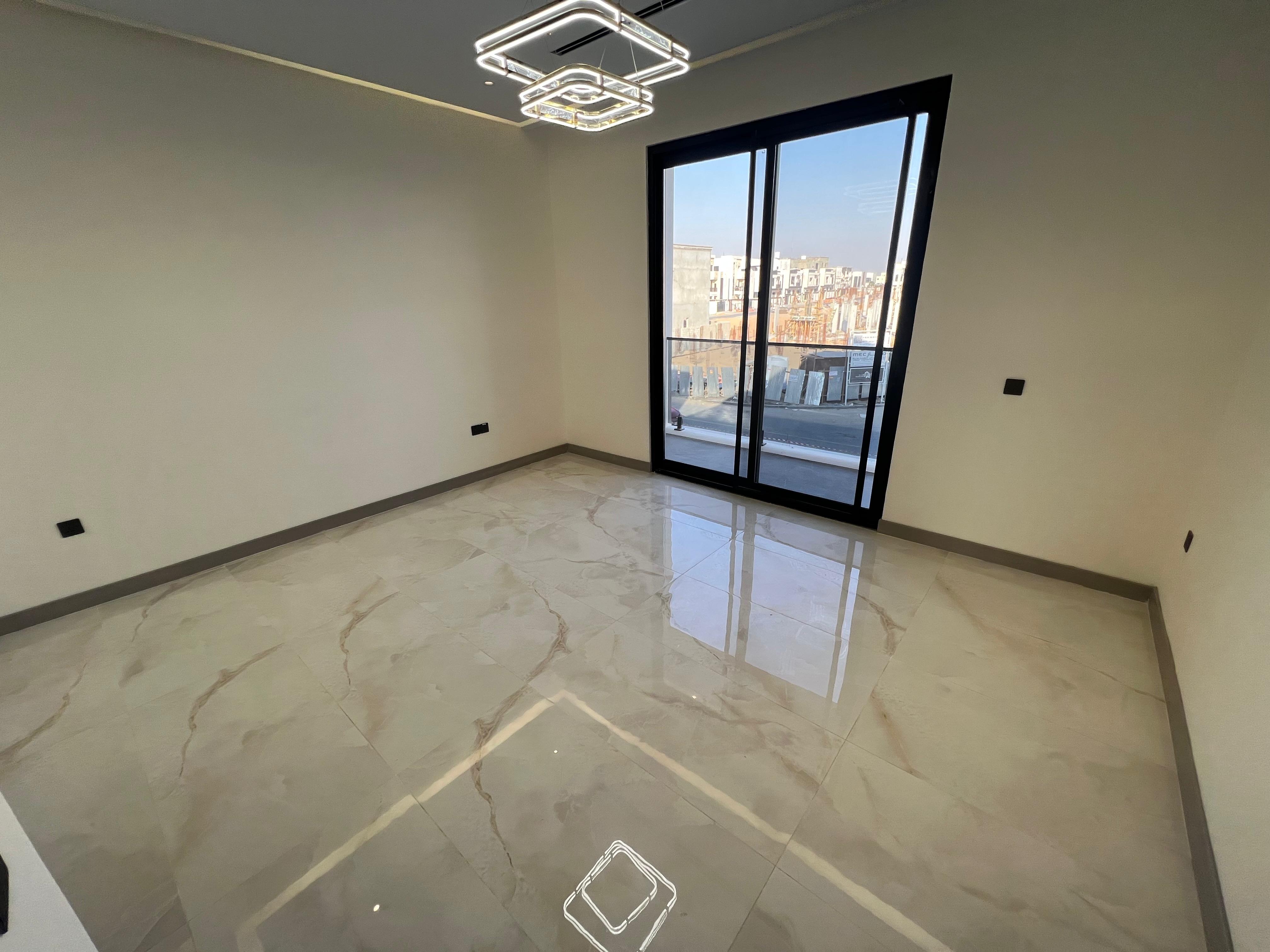 Luxury modern villa for sale in Al-Haliou area, 2 floors and a roof, including registration and ownership fees. 14