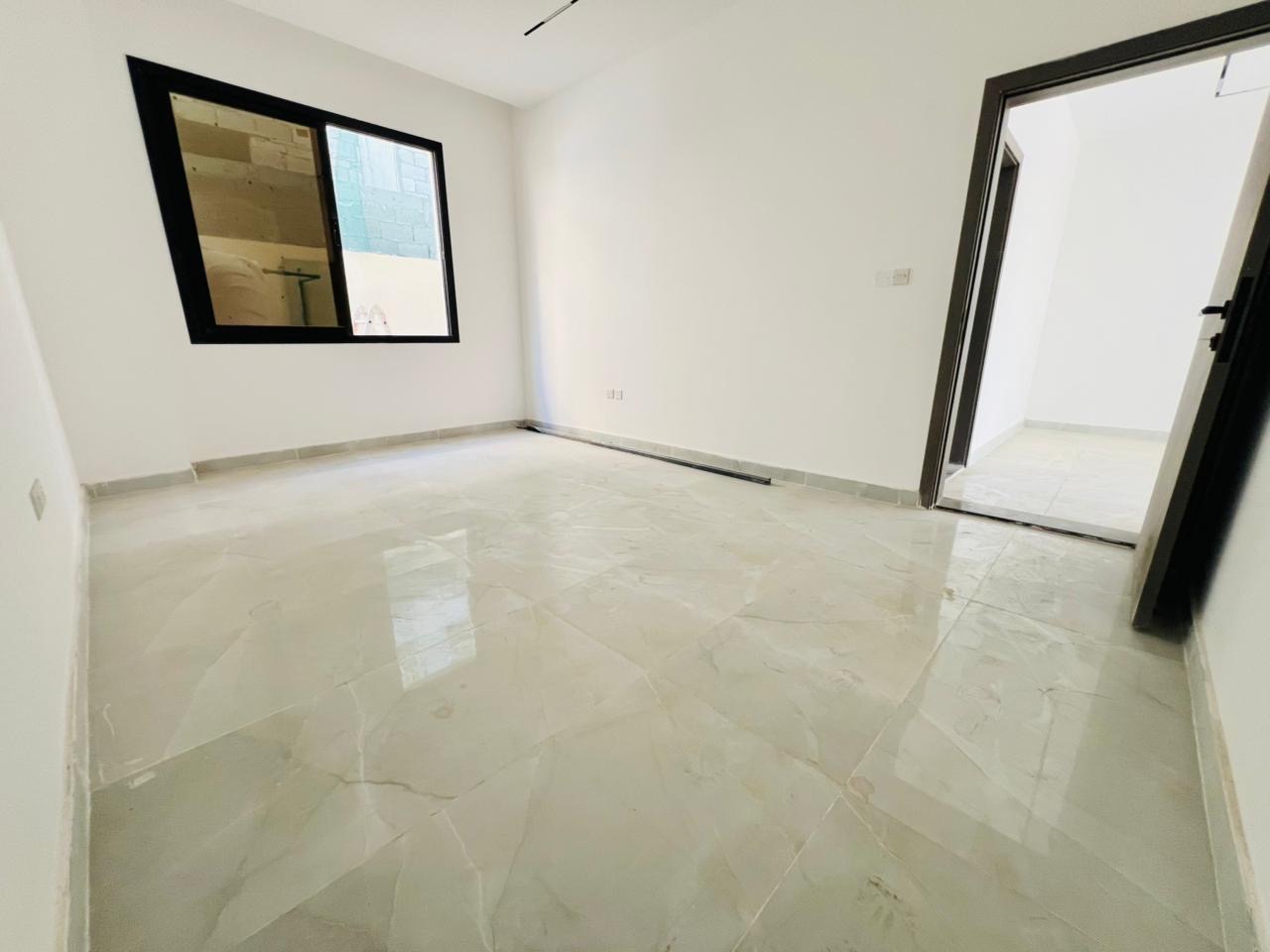 Townhouse for sale in Al-Haliyo 2 area, including registration and ownership fees. 5