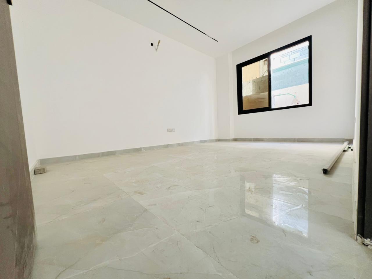 Townhouse for sale in Al-Haliyo 2 area, including registration and ownership fees. 6