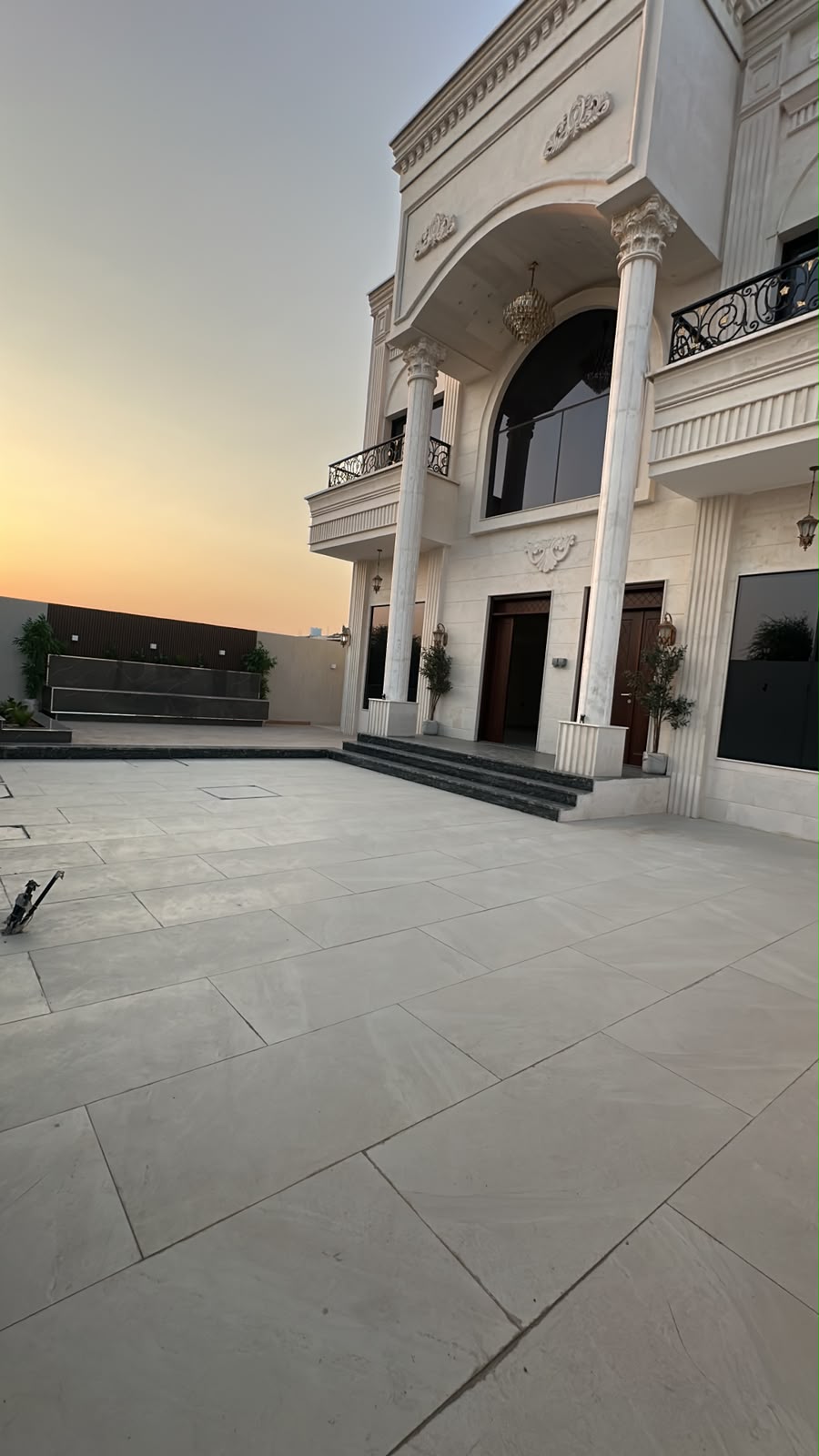 Classic-style villa for sale in Al Helio; registration fees included. 2