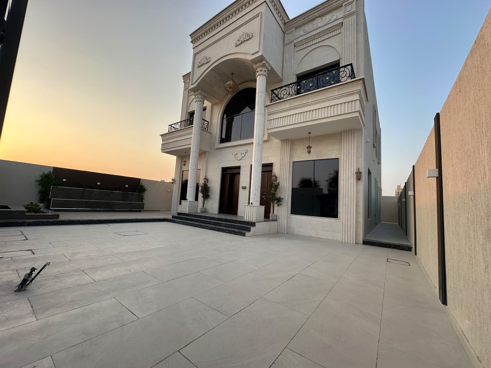 Classic-style villa for sale in Al Helio; registration fees included. 3