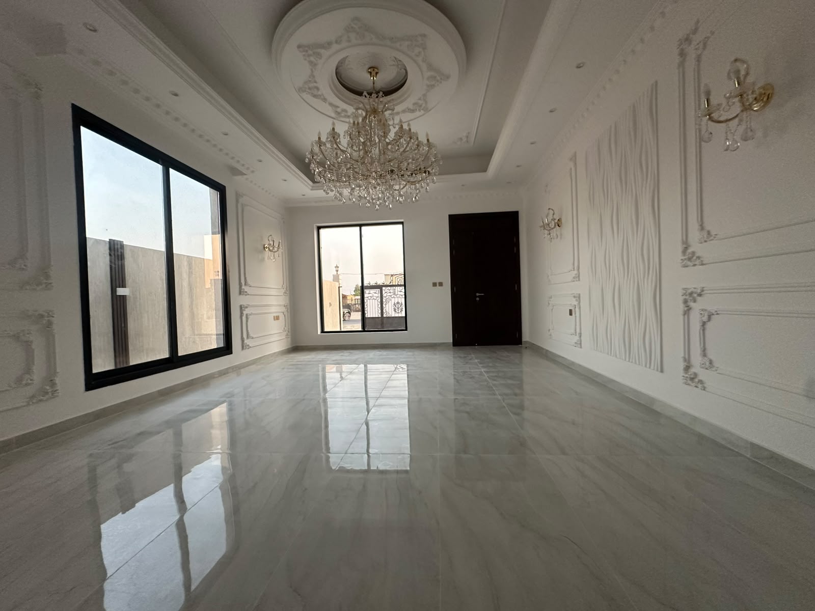 Classic-style villa for sale in Al Helio; registration fees included. 5