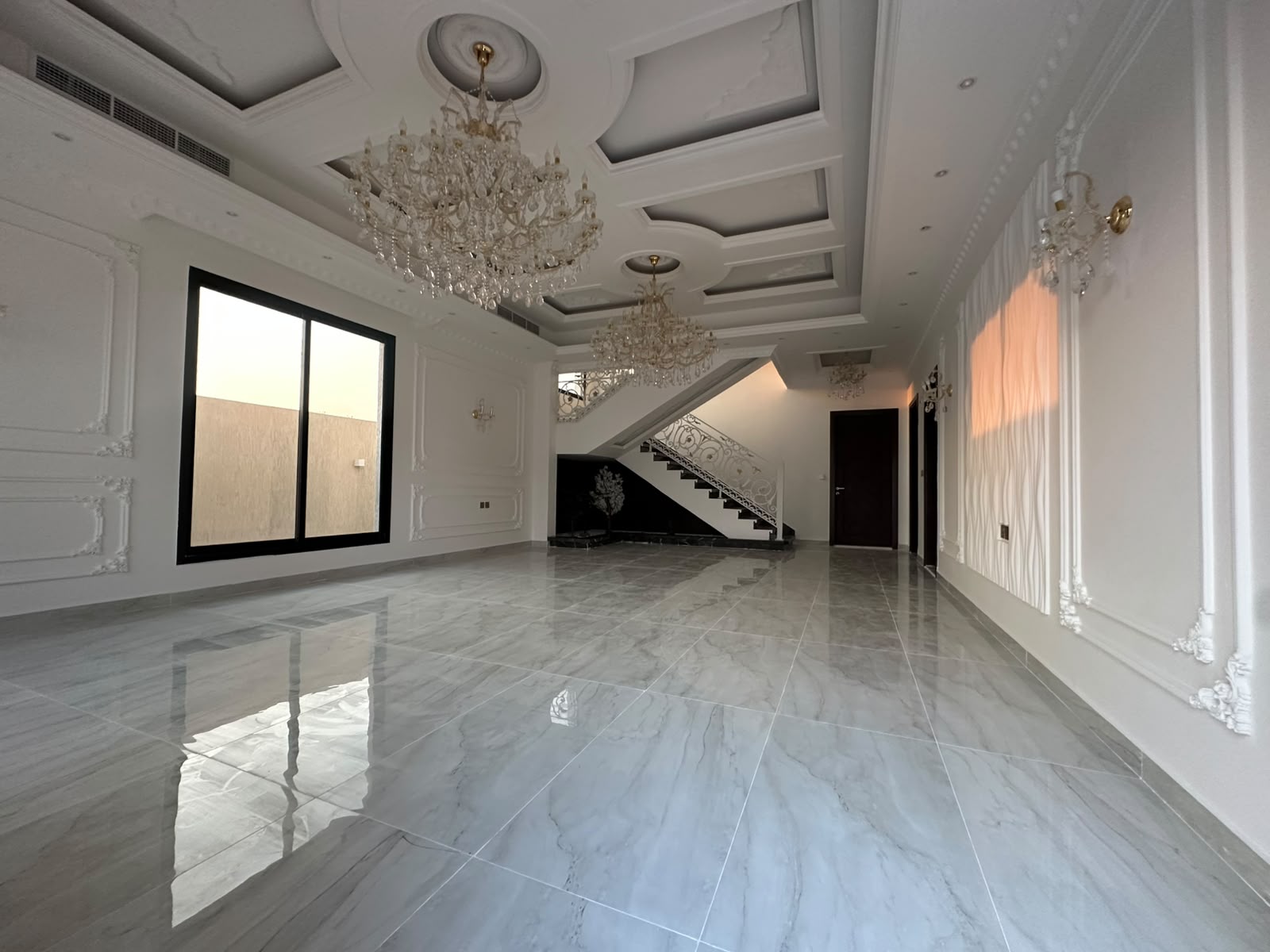 Classic-style villa for sale in Al Helio; registration fees included. 7