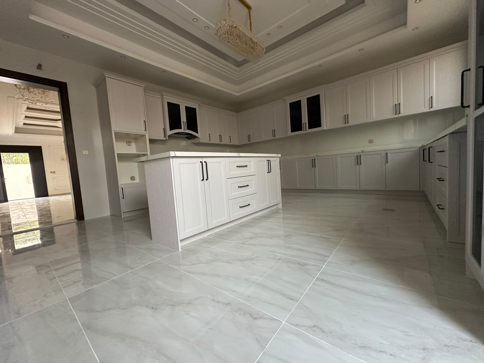 Classic-style villa for sale in Al Helio; registration fees included. 9