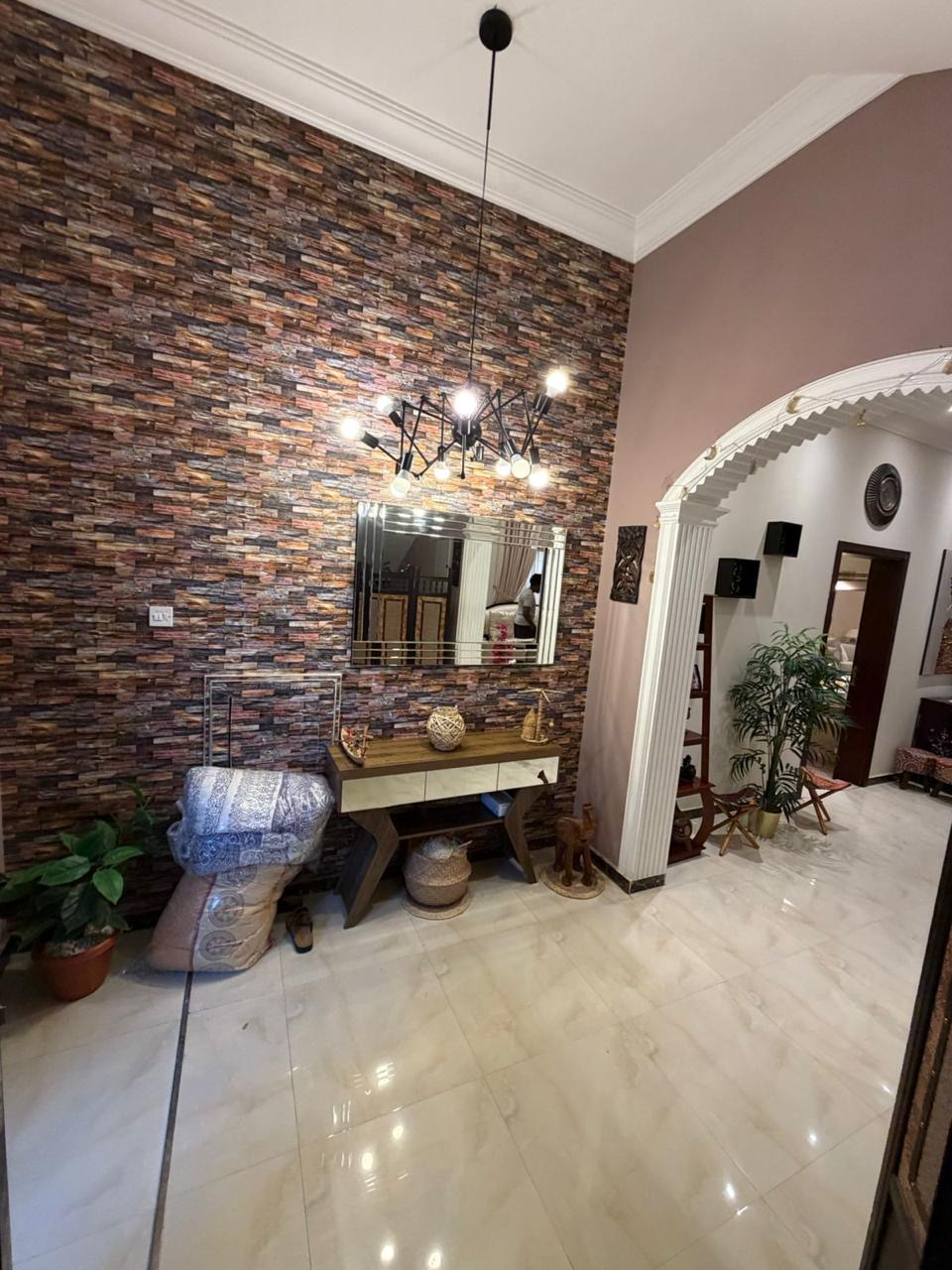 Villa for sale: exceptional price, prime location, and spacious area. 8