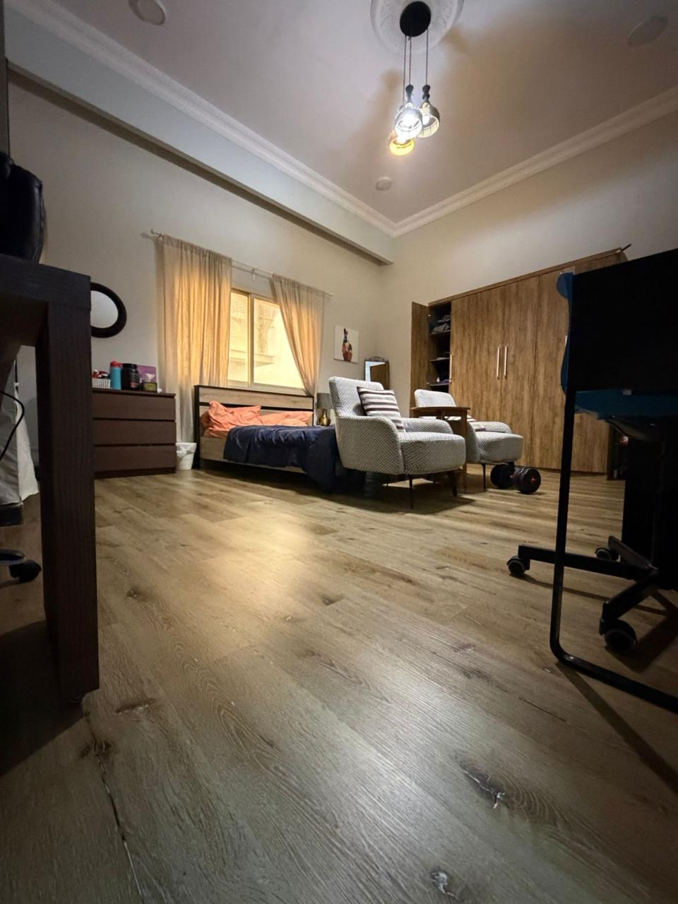 Villa for sale: exceptional price, prime location, and spacious area. 9