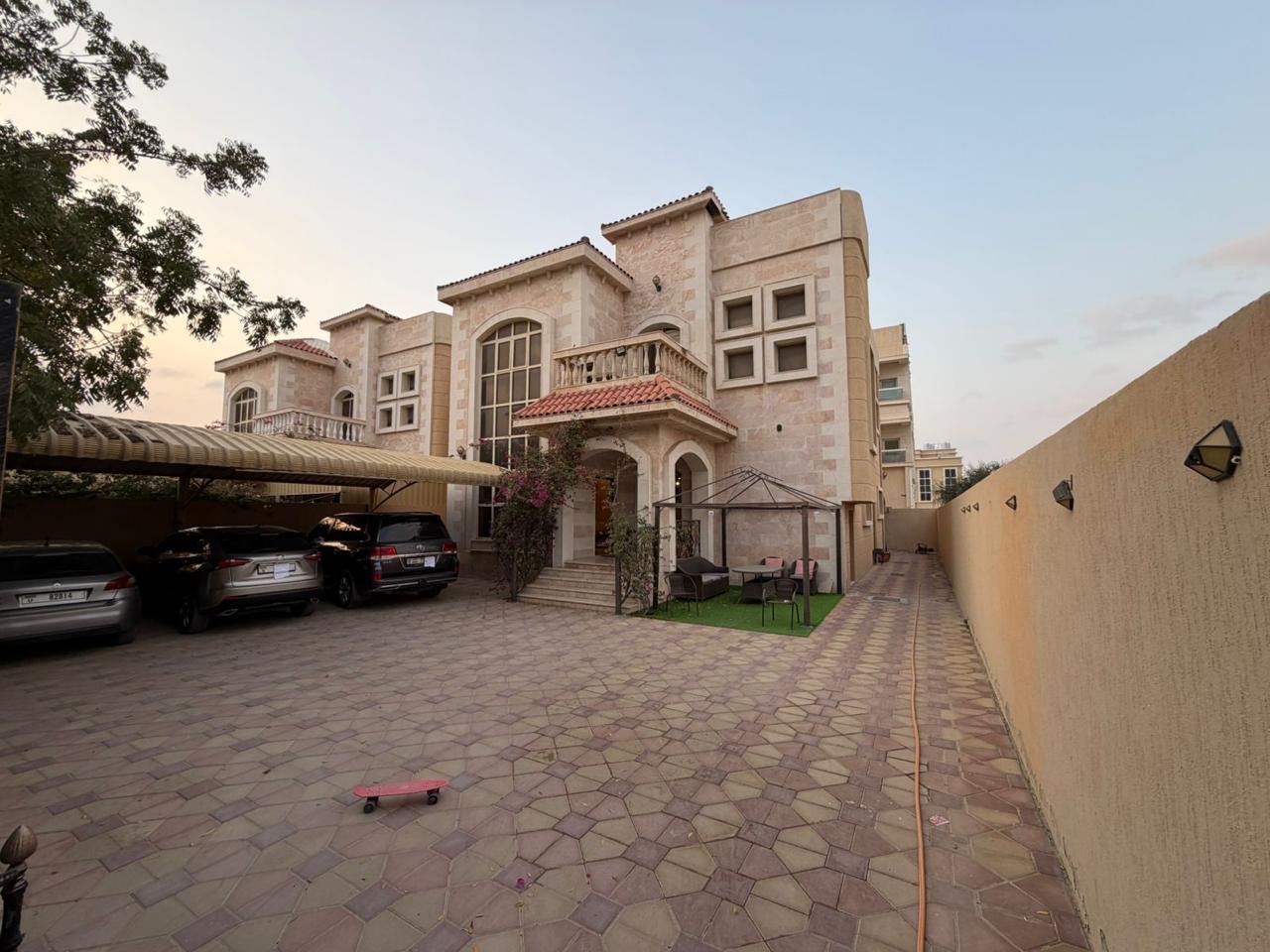 Villa for sale: exceptional price, prime location, and spacious area. 14
