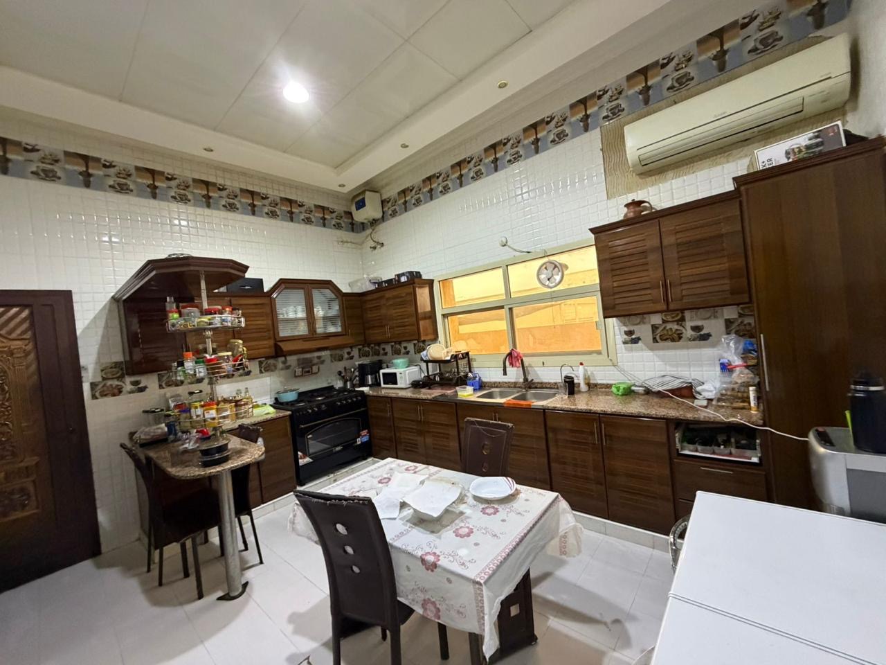 Villa for sale: exceptional price, prime location, and spacious area. 15