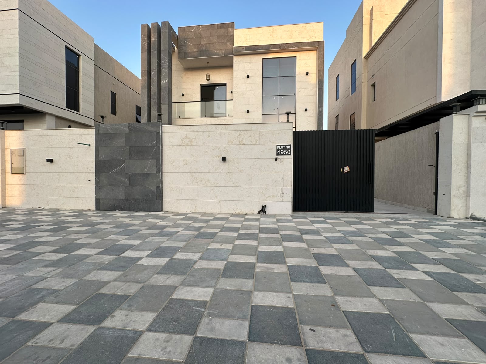 Modern villa for sale in Al Zahia with a private pool; registration fees included. 2