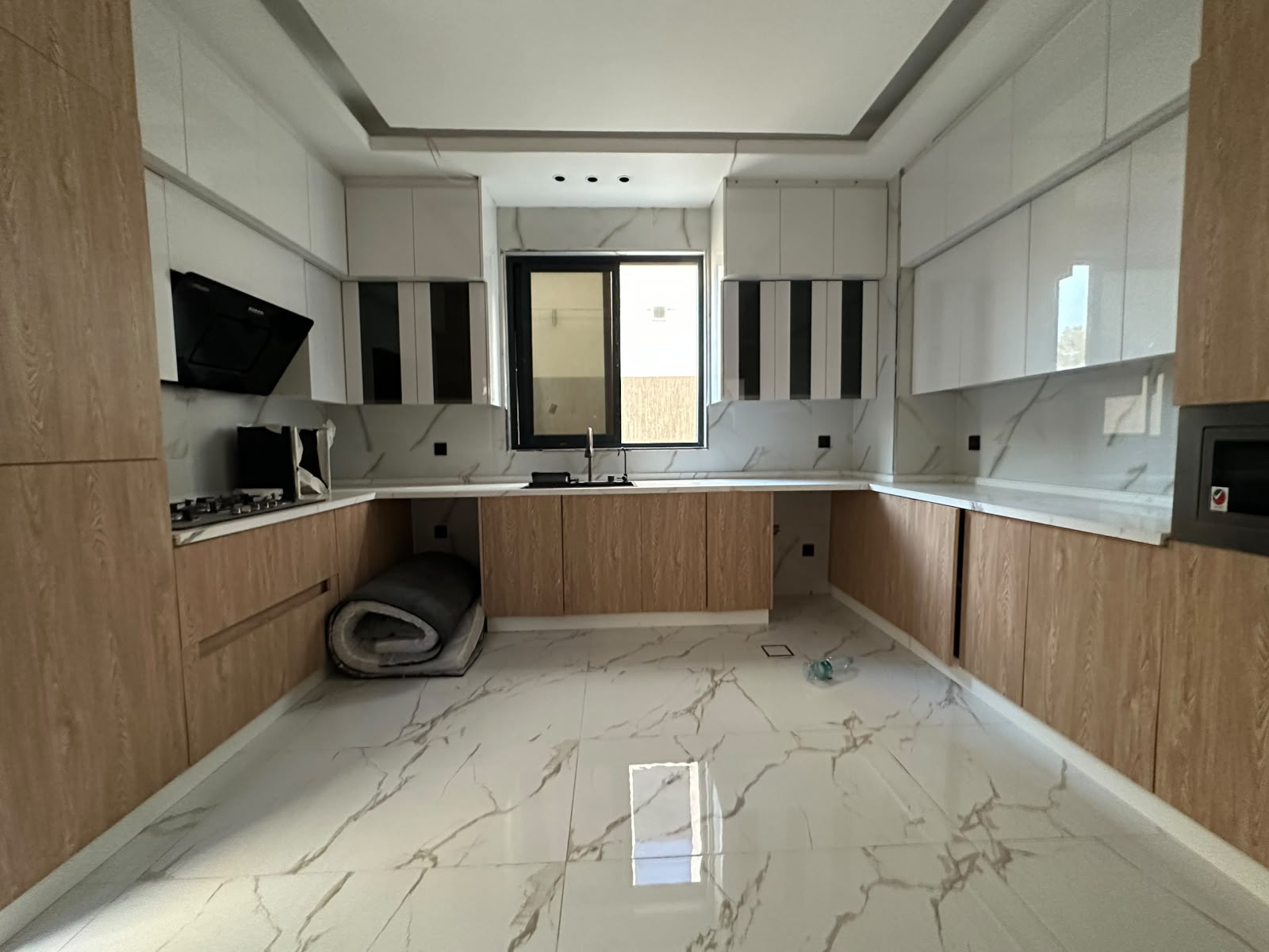 Modern villa for sale in Al Zahia with a private pool; registration fees included. 10