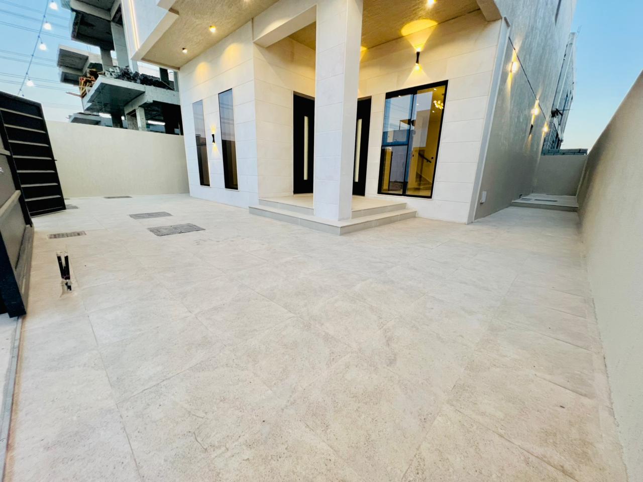 Classic villa for sale in Al-Haliyo area, registration fees included. 3