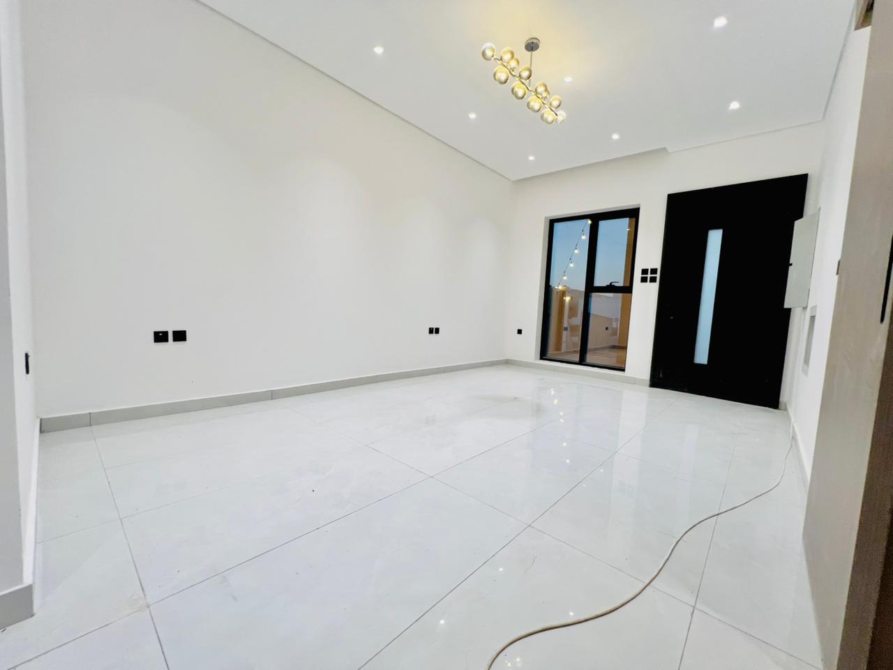 Classic villa for sale in Al-Haliyo area, registration fees included. 4