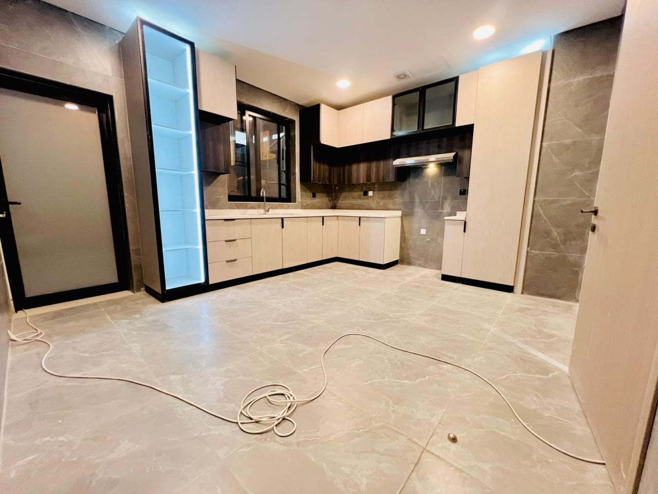 Classic villa for sale in Al-Haliyo area, registration fees included. 10