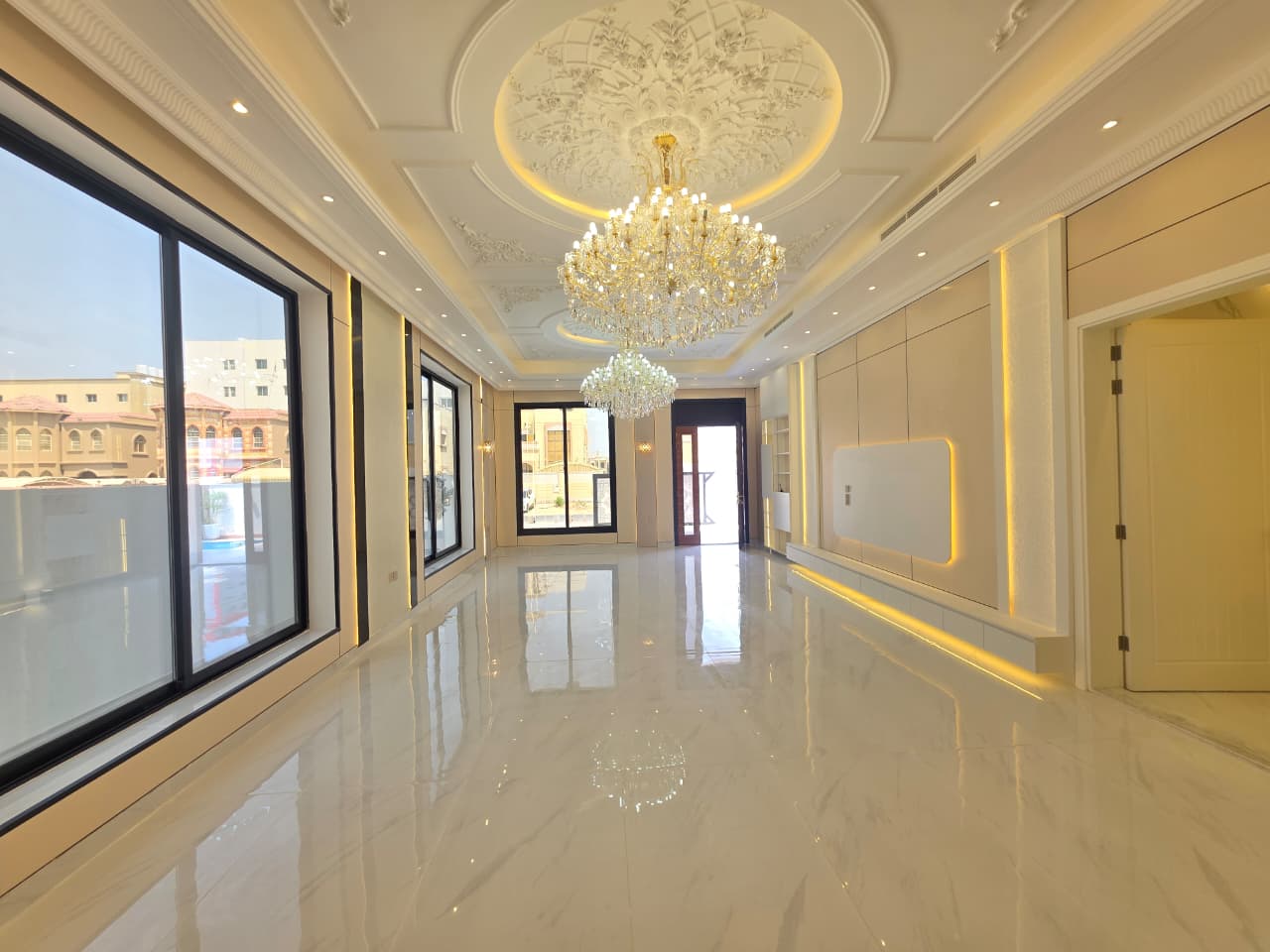 For sale: Villa with custom finishing and private pool in a prime location 8
