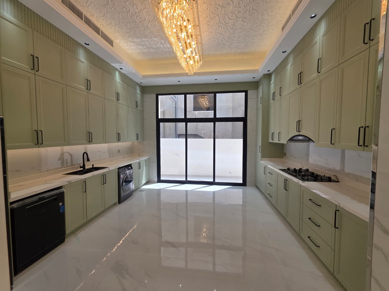 For sale: Villa with custom finishing and private pool in a prime location 11