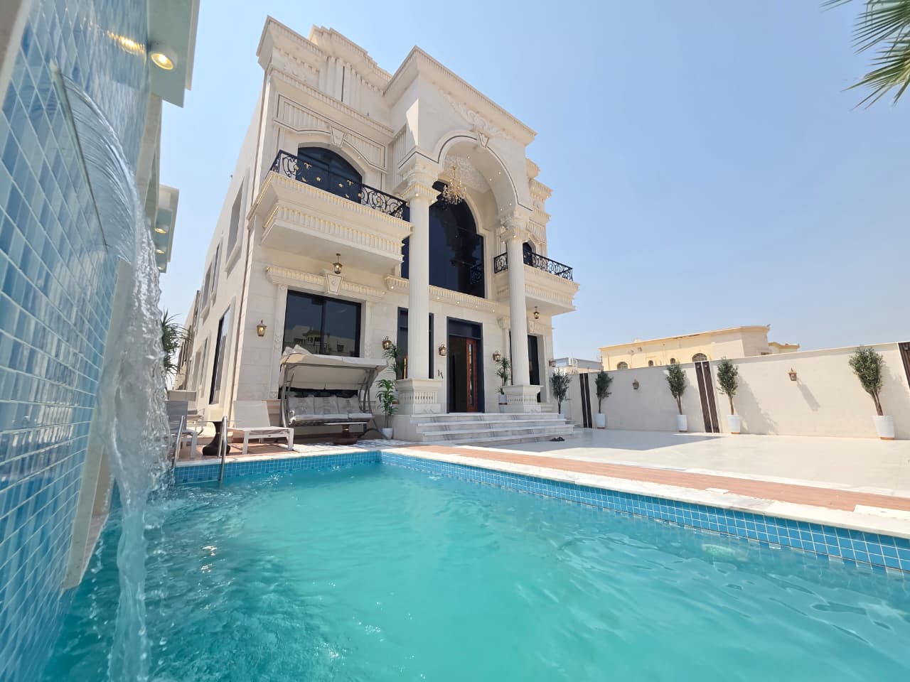 For sale: Villa with custom finishing and private pool in a prime location 13