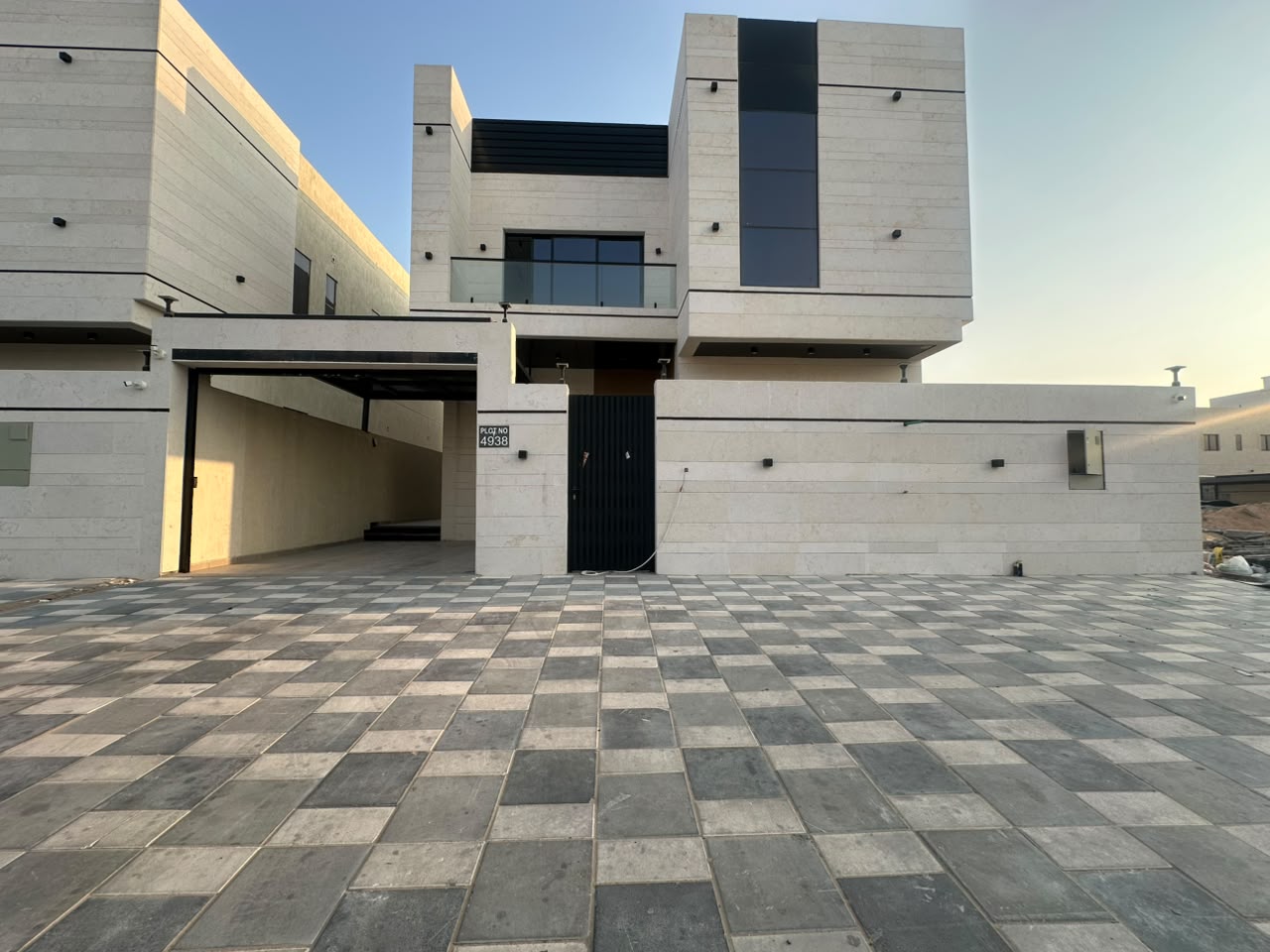 Distinctive villa for sale in Al Helio 2; registration fees included. 2