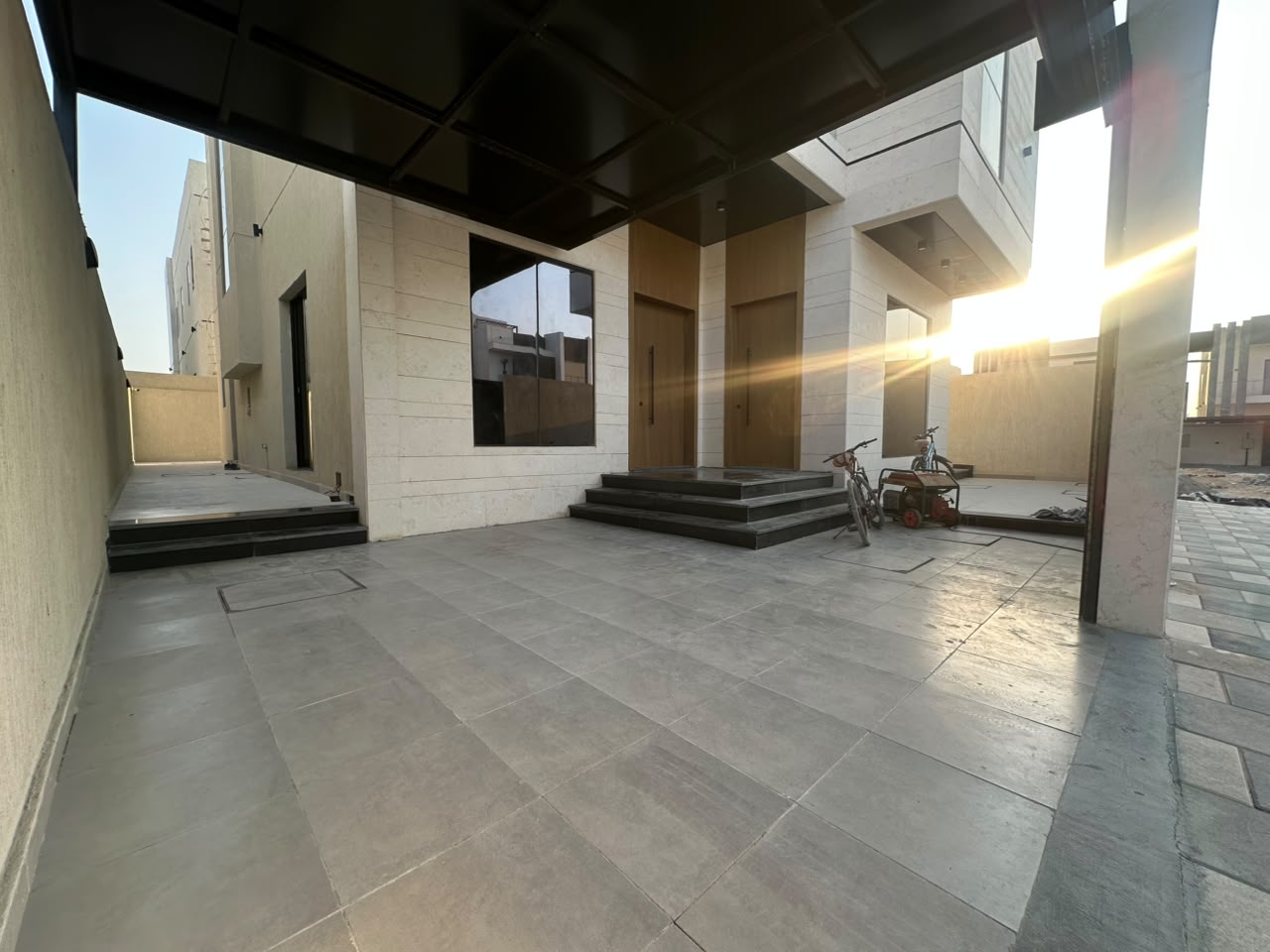 Distinctive villa for sale in Al Helio 2; registration fees included. 3