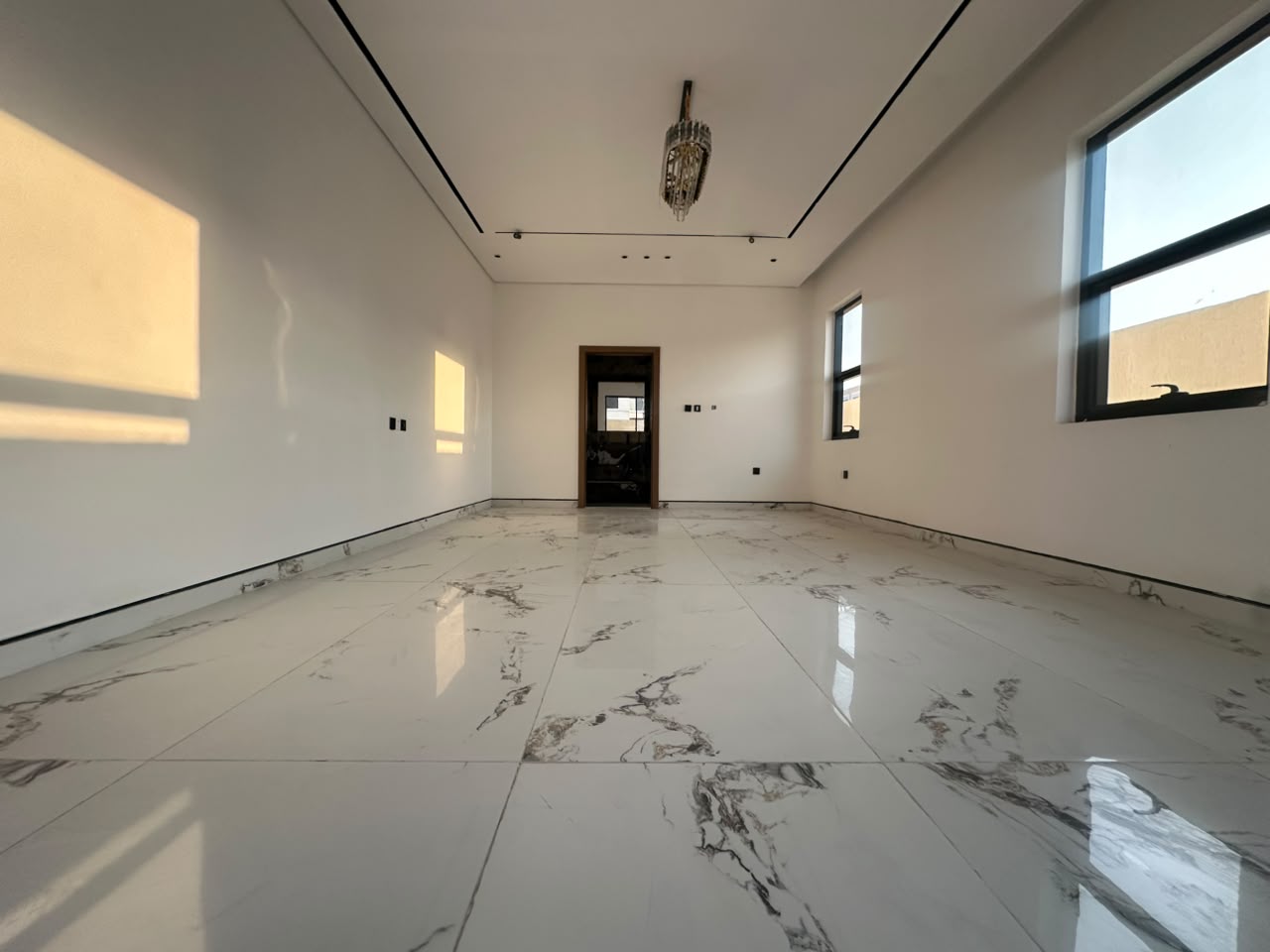 Distinctive villa for sale in Al Helio 2; registration fees included. 9