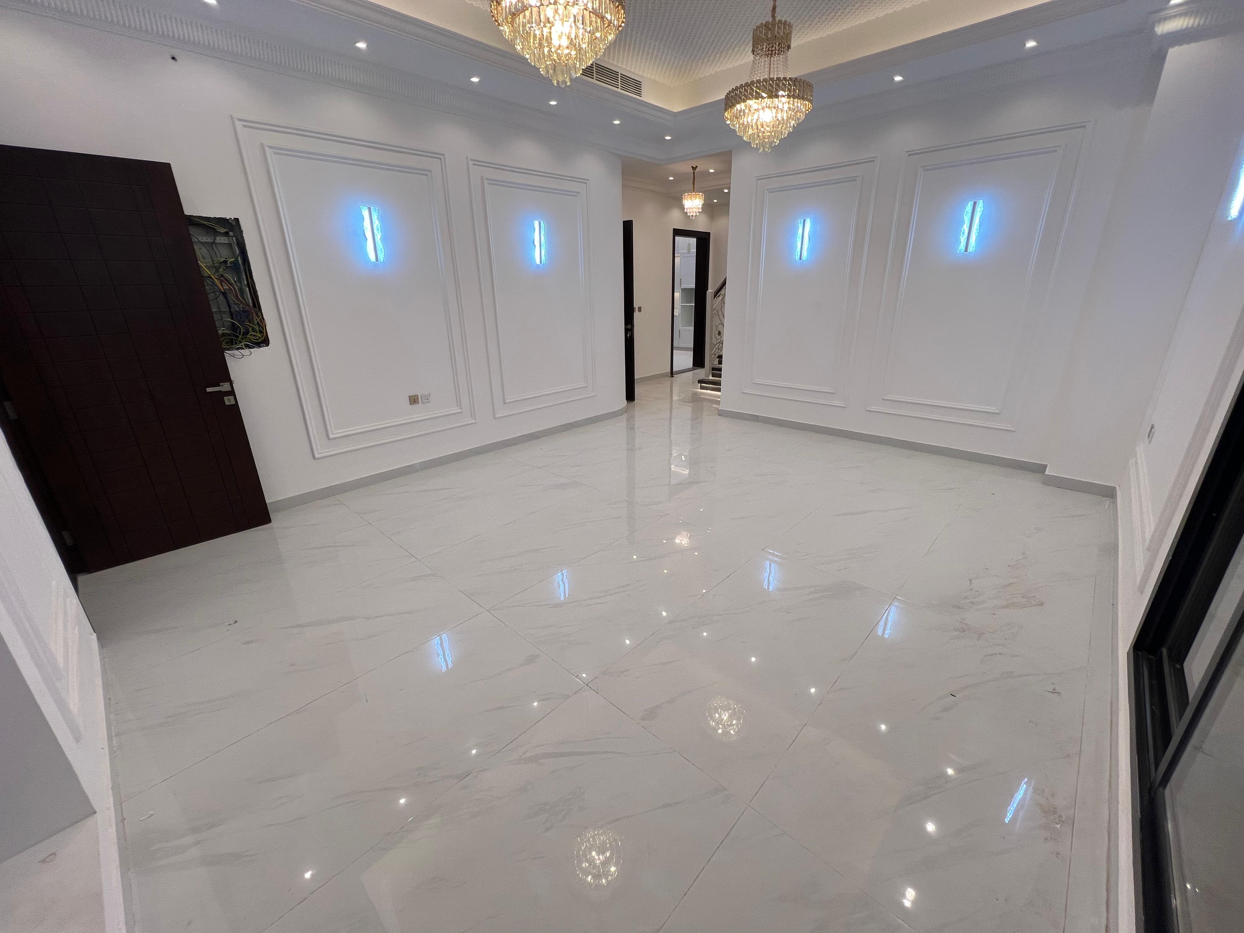 Classic villa for sale, large area, registration fees included 3