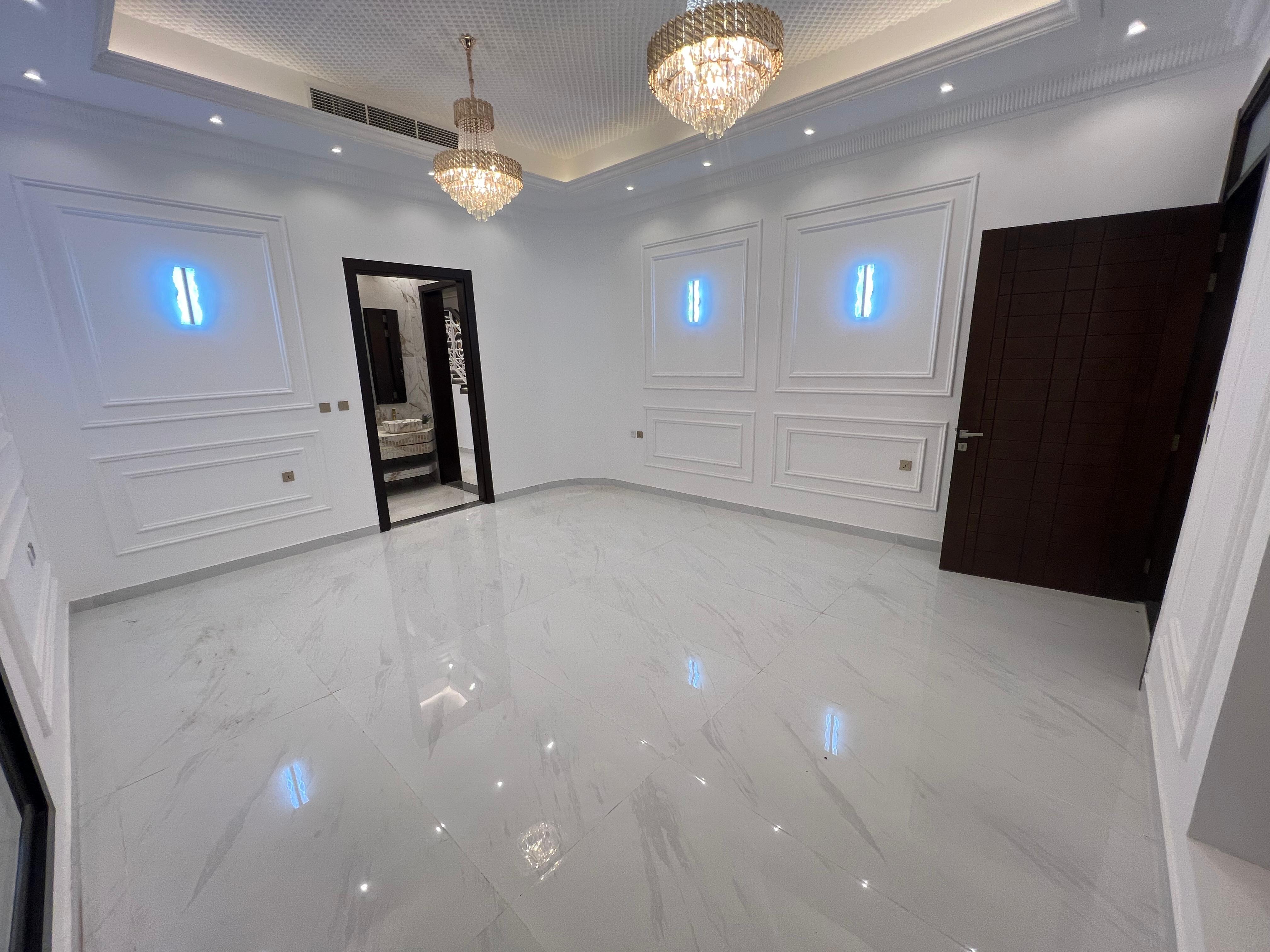Classic villa for sale, large area, registration fees included 4