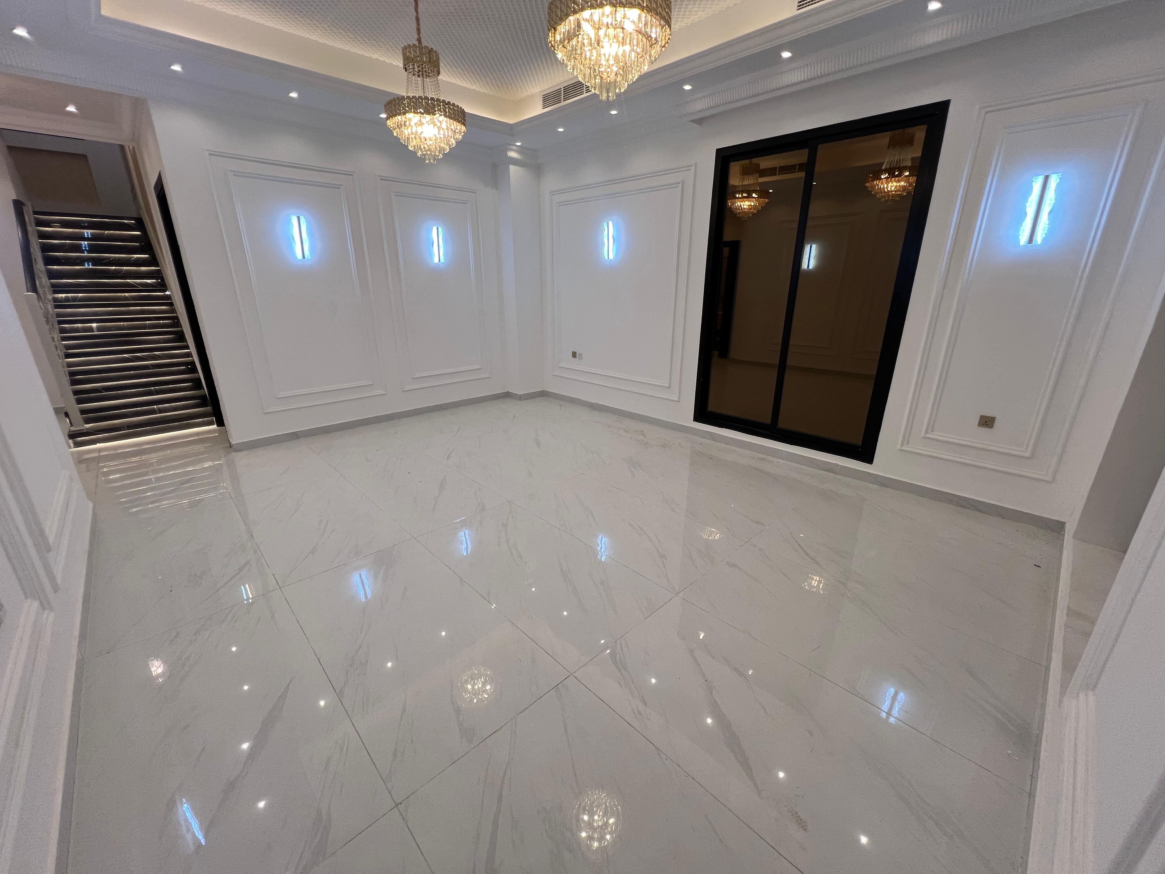 Classic villa for sale, large area, registration fees included 6