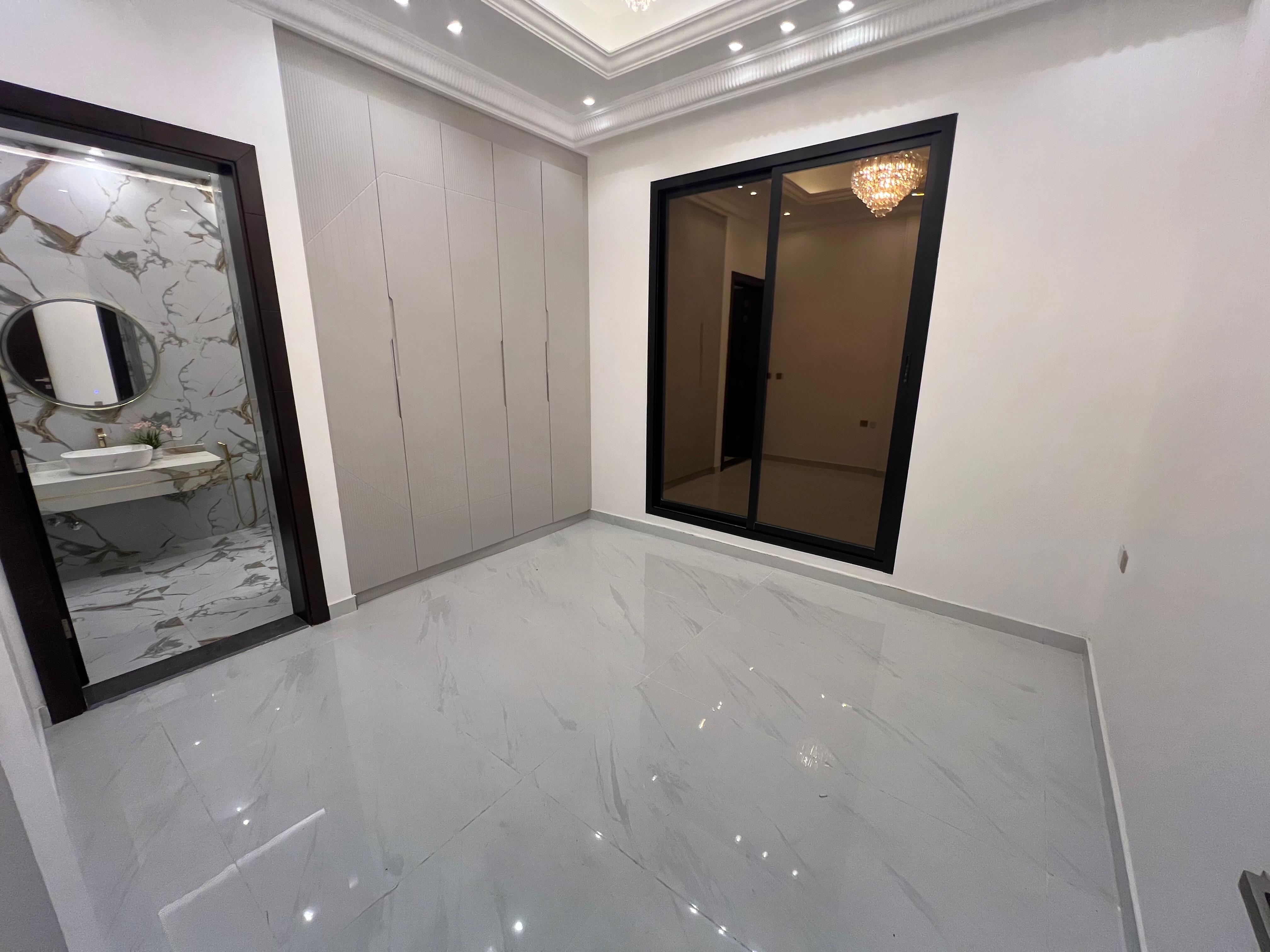 Classic villa for sale, large area, registration fees included 8