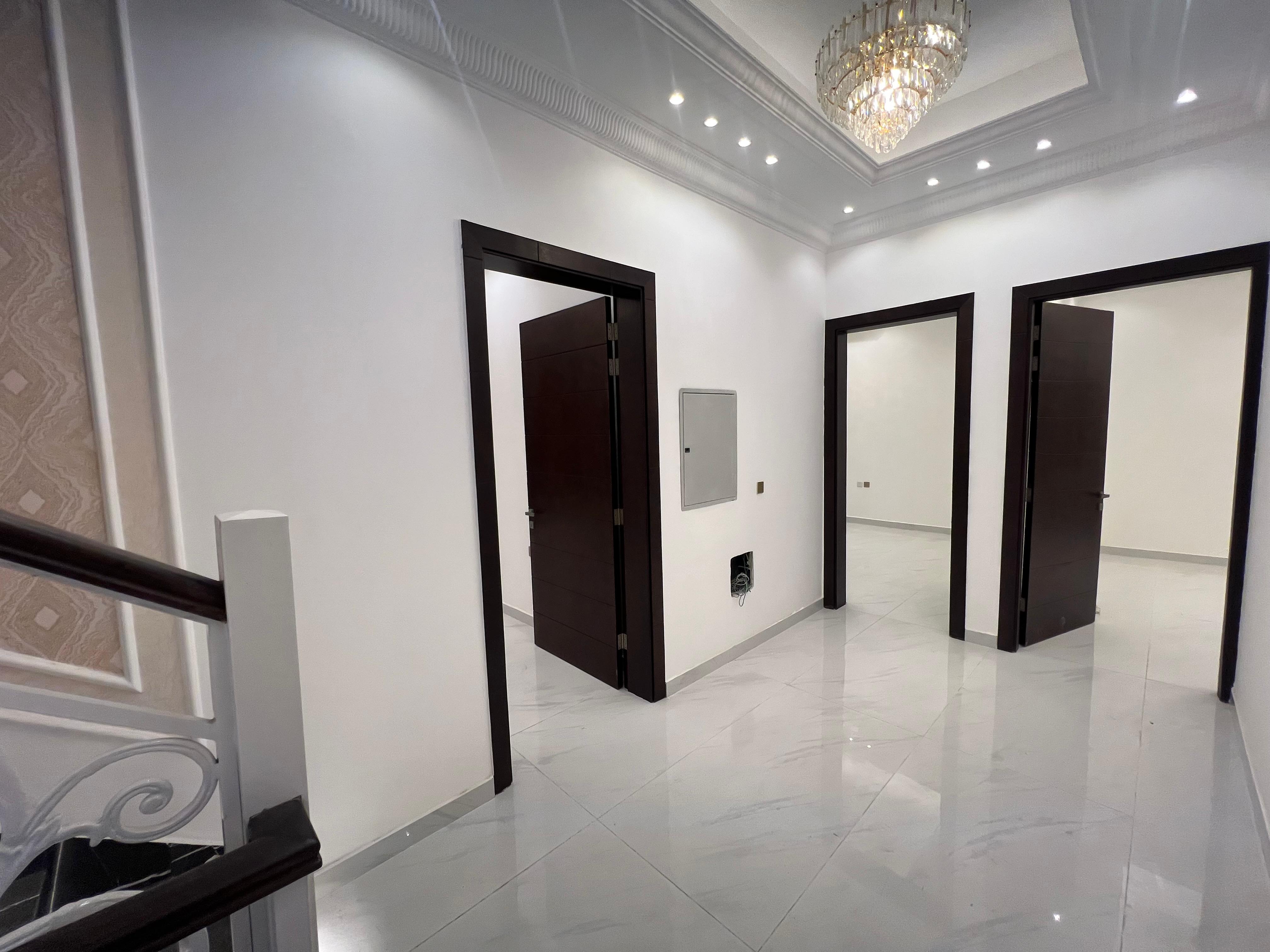 Classic villa for sale, large area, registration fees included 10