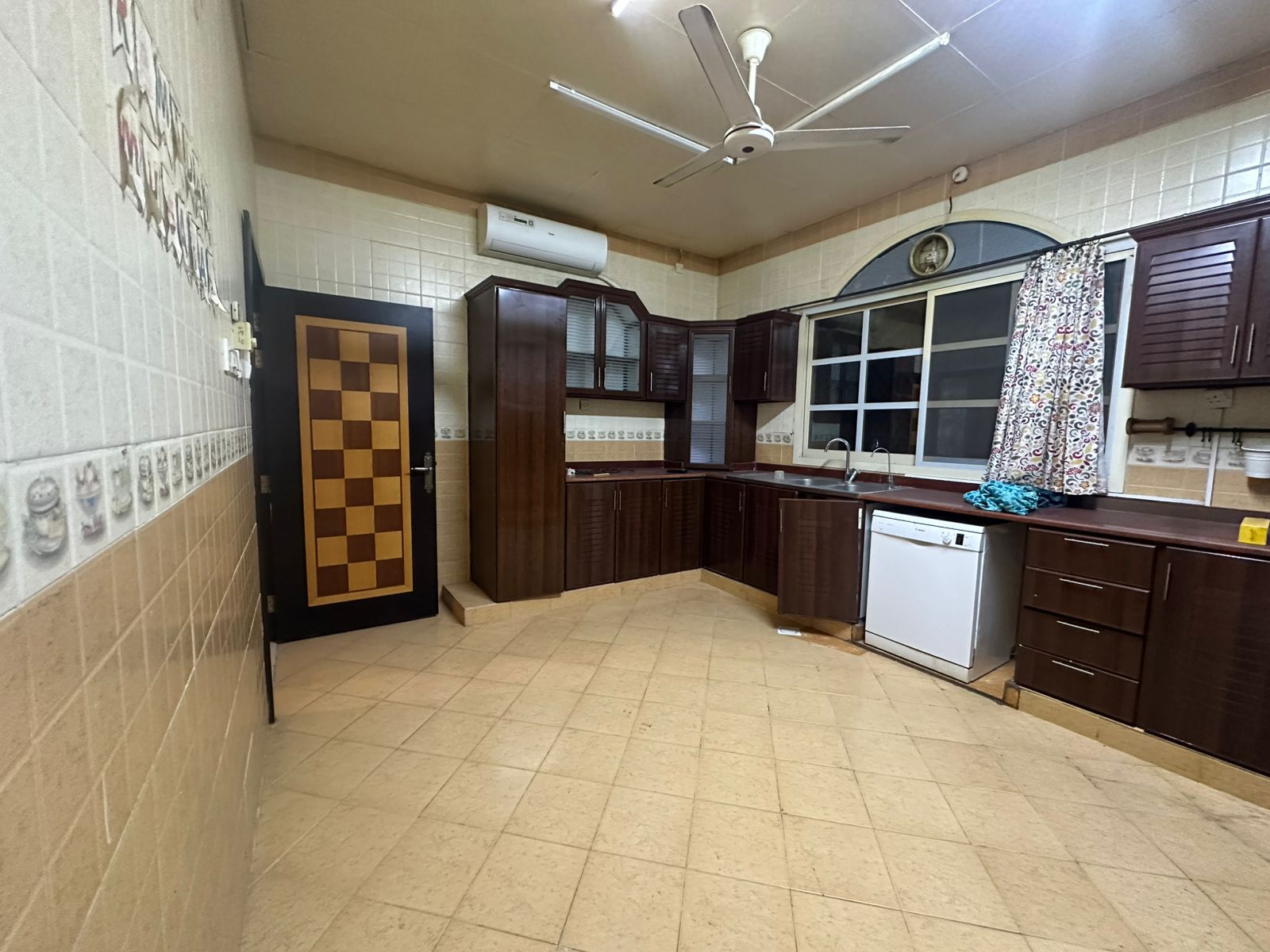 Villa for sale in Al Muwaihat area, large area 5