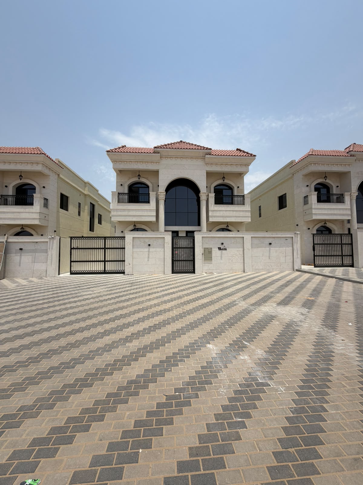 Classic villa for sale in Al-Haliyo area, registration fees included.