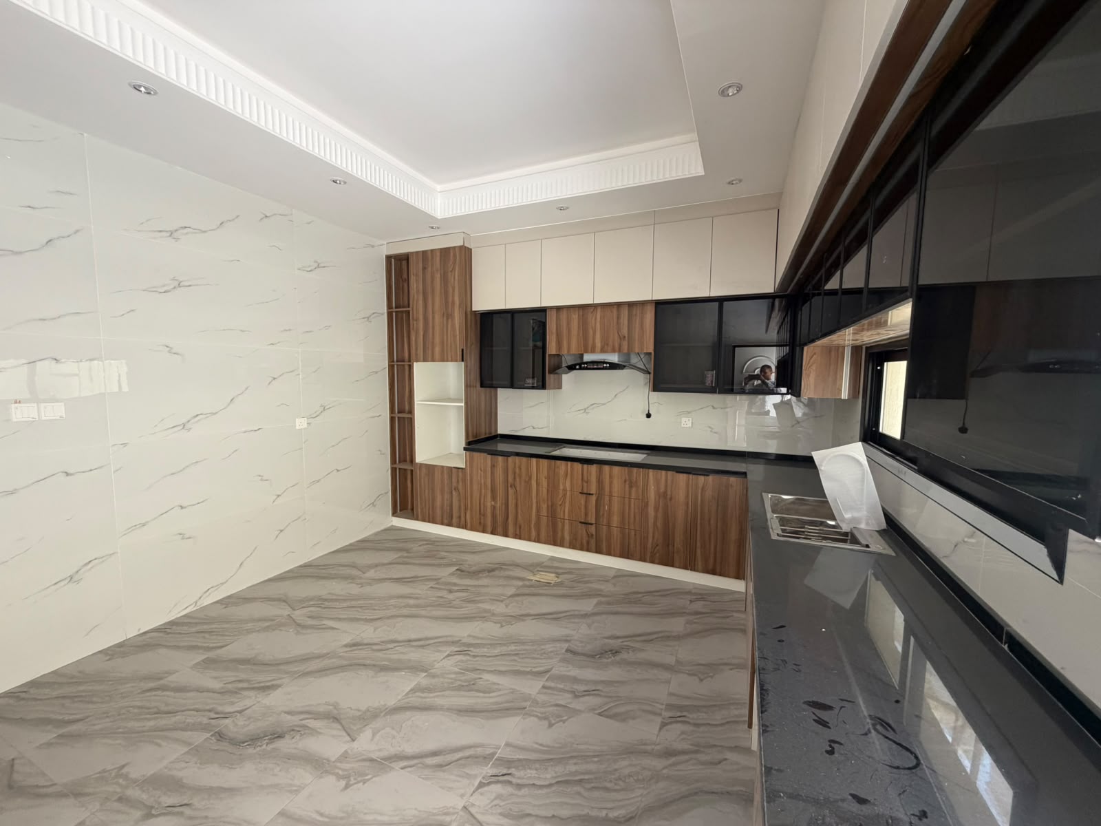 Classic villa for sale in Al-Haliyo area, registration fees included. 2
